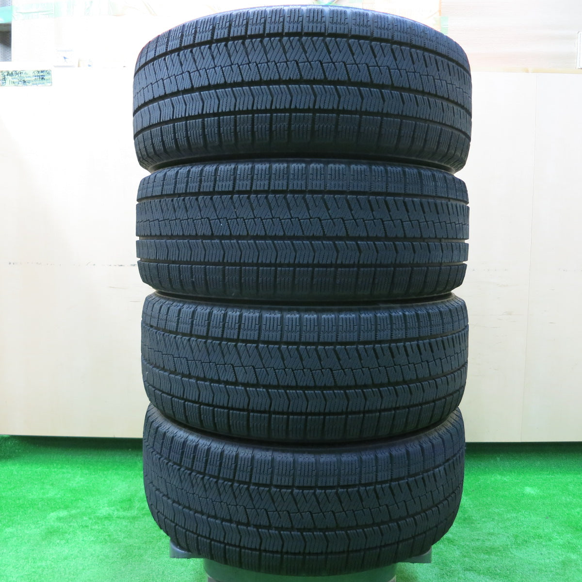 *送料無料*バリ溝！キレイ！9.5分★スタッドレス 215/50R17 ブリヂストン ブリザック VRX2 ECO FORME エコフォルム PCD114.3/5H★3110308イス