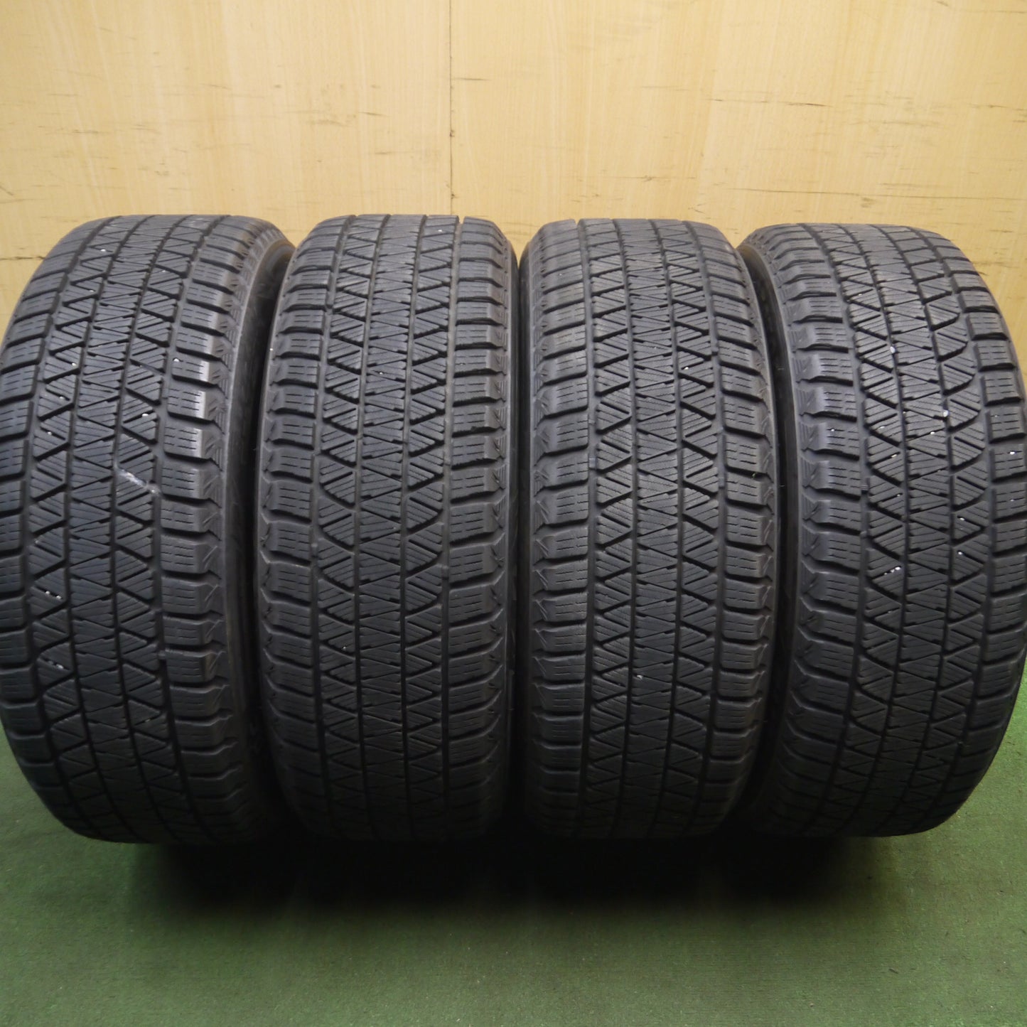 *送料無料*バリ溝！キレイ！9分★スタッドレス 225/55R18 ブリヂストン ブリザック DM-V3 RiZLEY ライツレー 18インチ PCD114.3/5H★4011205Hス