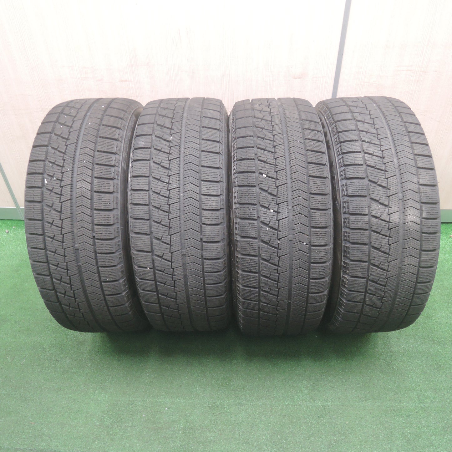 *送料無料*バリ溝！キレイ！9.5分★トヨタ 210系 クラウン アスリート 純正 215/55R17 スタッドレス ブリヂストン ブリザック VRX PCD114.3/5H★3111409TNス