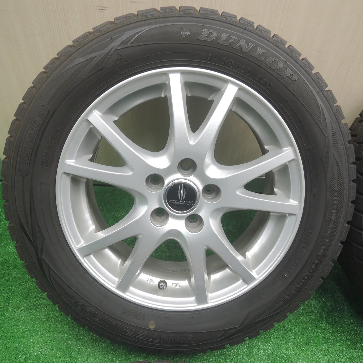 [送料無料]バリ溝！キレイ！9.5分★CLAW X-1 185/65R15 スタッドレス ダンロップ ウインターマックス WM01 15インチ PCD100/5H★3071201SYス