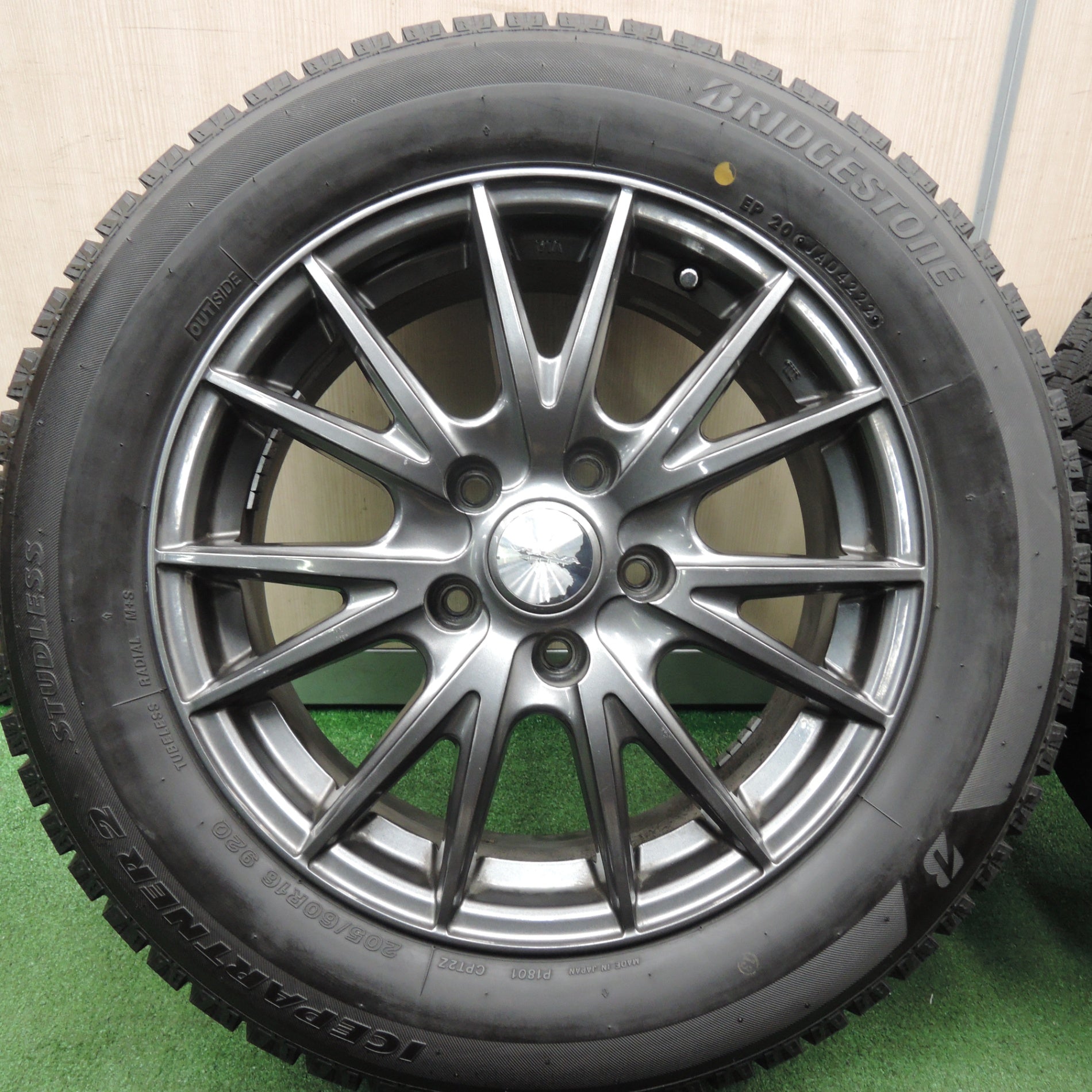 [送料無料] バリ溝！22年！9.5分以上★スタッドレス 205/60R16 ブリヂストン アイスパートナー2 weds VELVA SPORT  16インチ PCD114.3/5H★4011902TNス