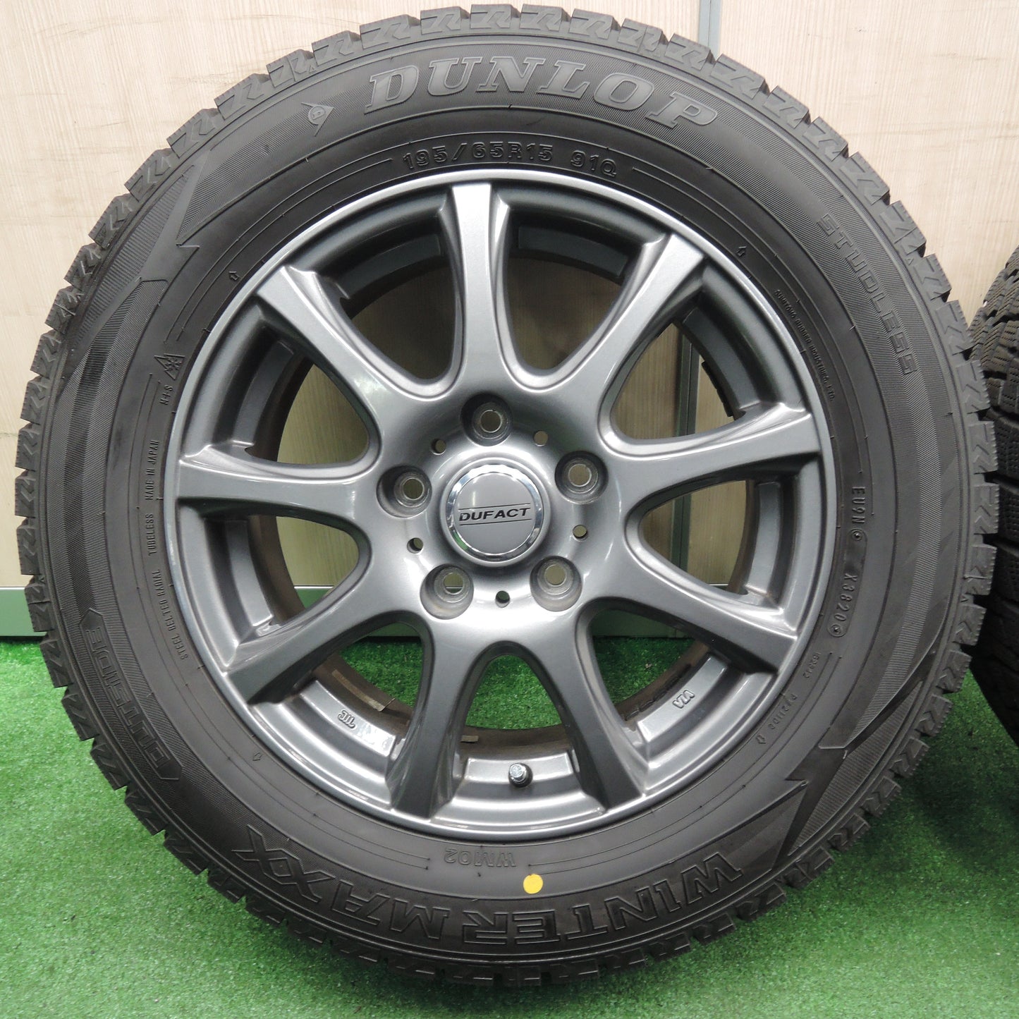 *送料無料*バリ溝！20年！キレイ！9.5分★スタッドレス 195/65R15 ダンロップ ウインターマックス WM02 DUFACT デュファクト 15インチ PCD114.3/5H★3111702NJス