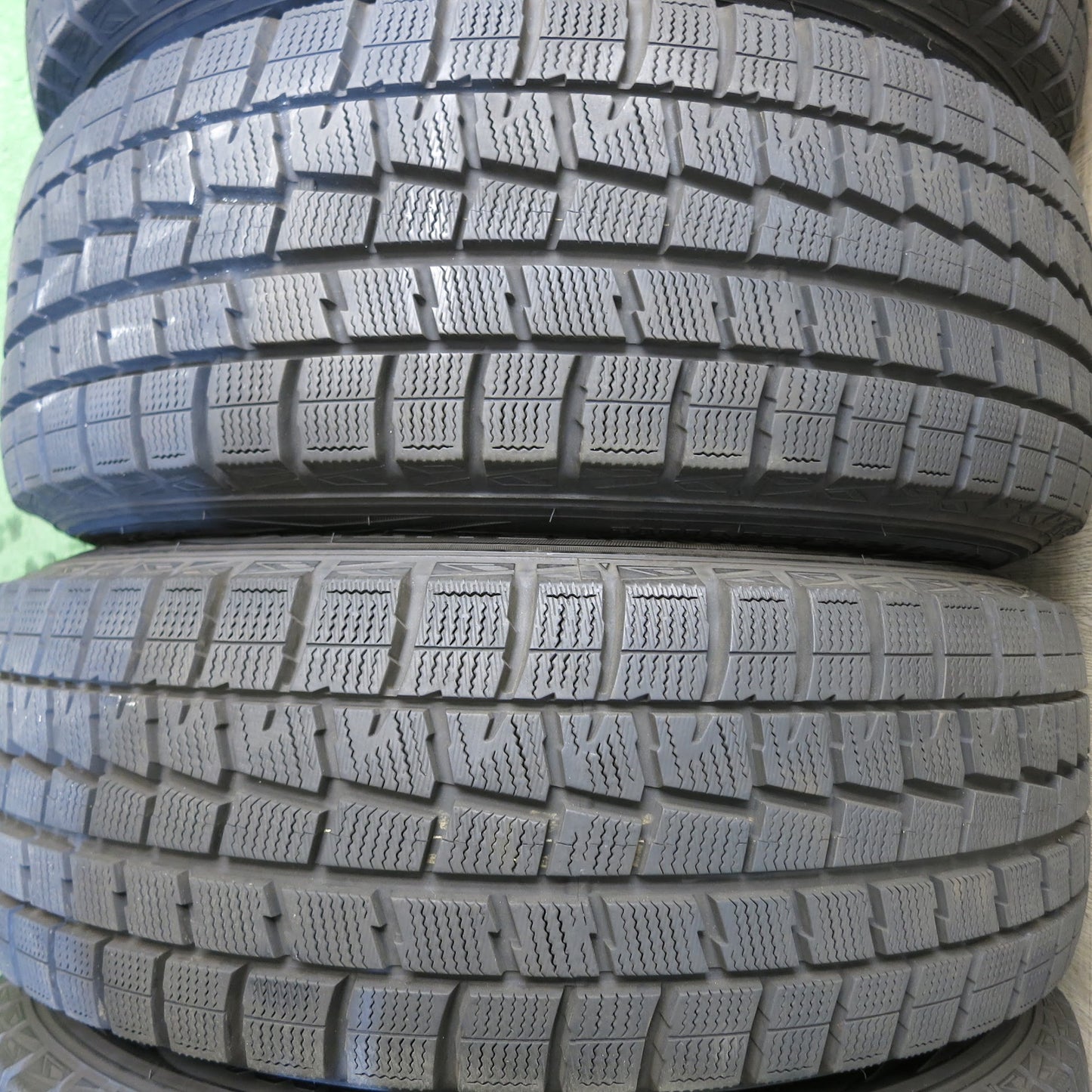 [送料無料]バリ溝！キレイ！9.5分以上★アウディ ワーゲン 等 215/60R16 スタッドレス AGA ダンロップ ウインターマックス WM01 16インチ PCD112/5H★3051907Hス