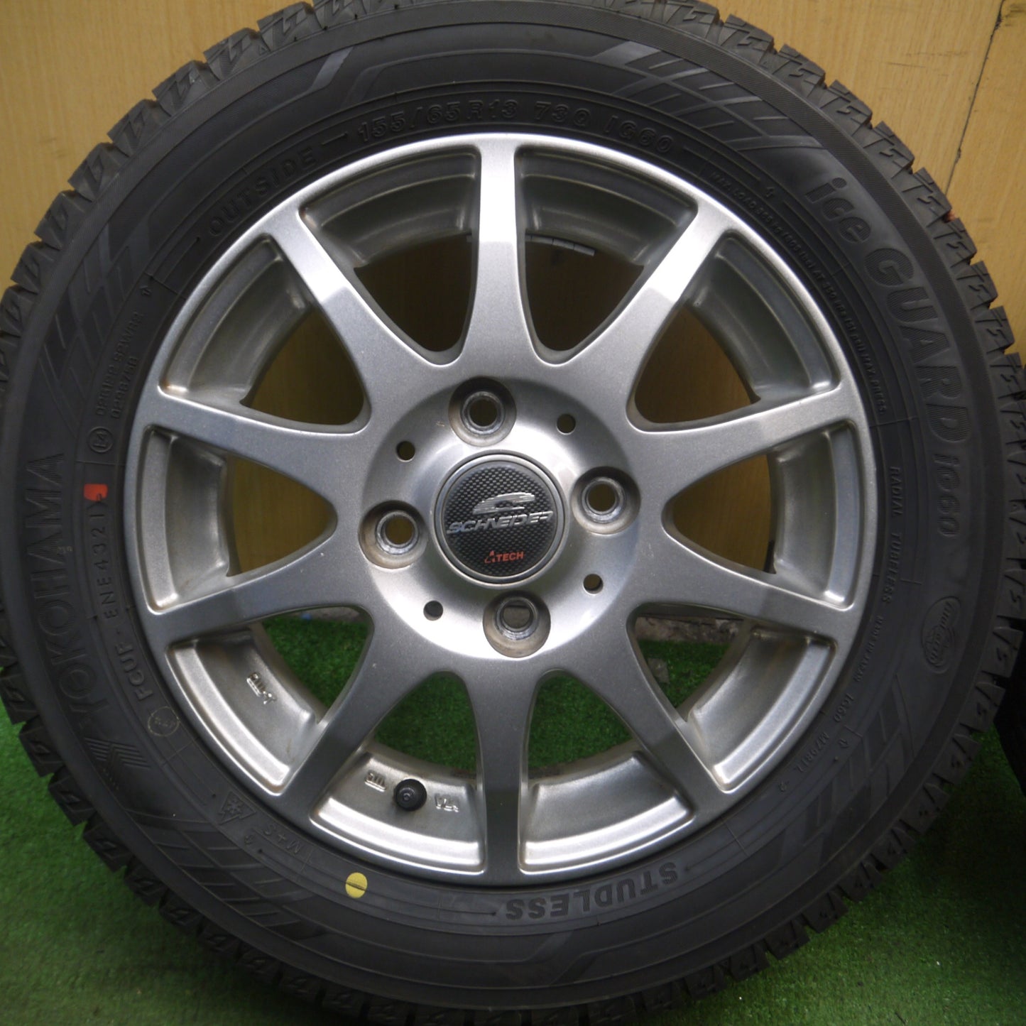 *送料無料* バリ溝！21年！ほぼ10分★スタッドレス 155/65R13 ヨコハマ アイスガード iG60 SCHNEIDER ATECH シュナイダー 13インチ PCD100/4H★4021301Hス