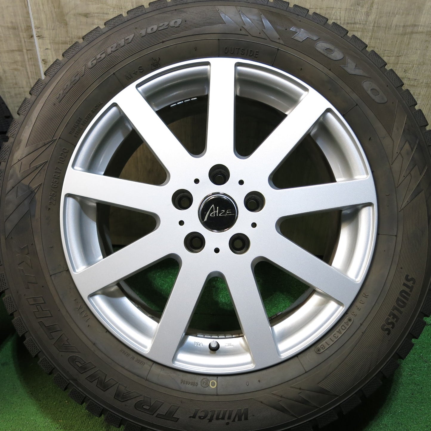 [送料無料]バリ溝！キレイ！9.5分★スタッドレス 225/65R17 トーヨー トランパス TX AIZE 社外 アルミ 17インチ PCD114.3/5H★3062007Hス