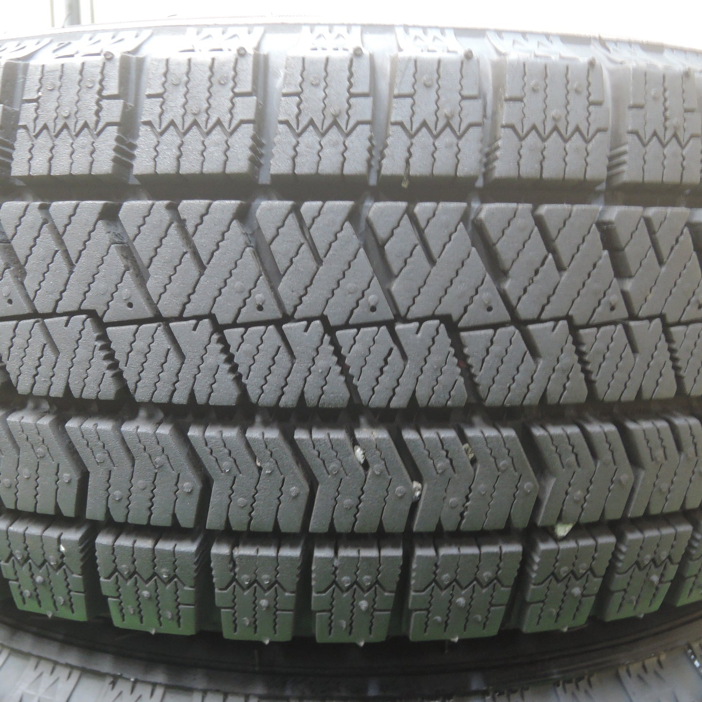 *送料無料*バリ溝！21年！綺麗！ほぼ10分★スタッドレス 175/65R14 ブリヂストン ブリザック VRX2 Fang ファング 14インチ PCD100/4H★3120805SYス