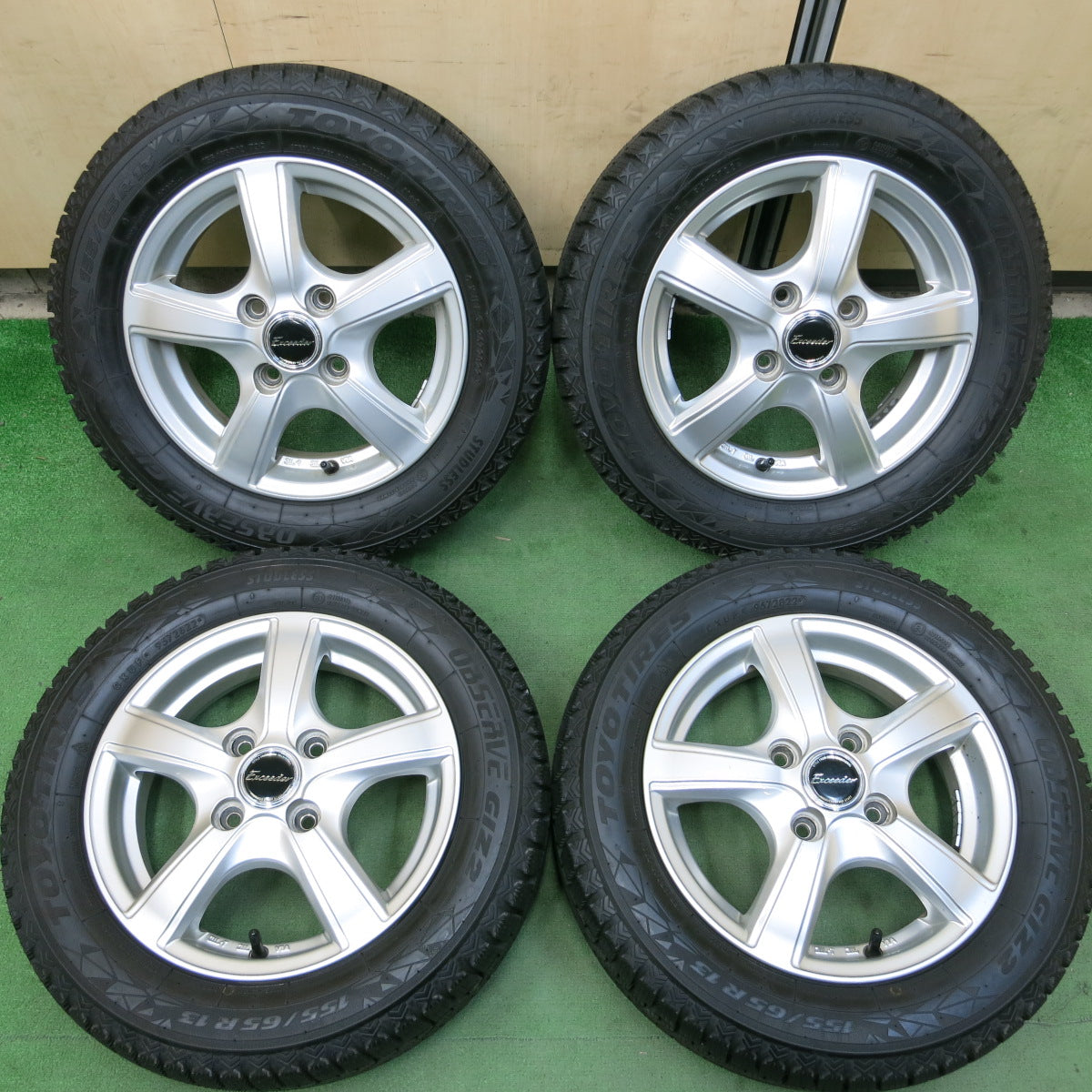 *送料無料*バリ溝！22年！キレイ！ほぼ10分★スタッドレス 155/65R13 トーヨー オブザーブ GIZ2 Exceeder エクシーダー 13インチ PCD100/4H★3102108イス