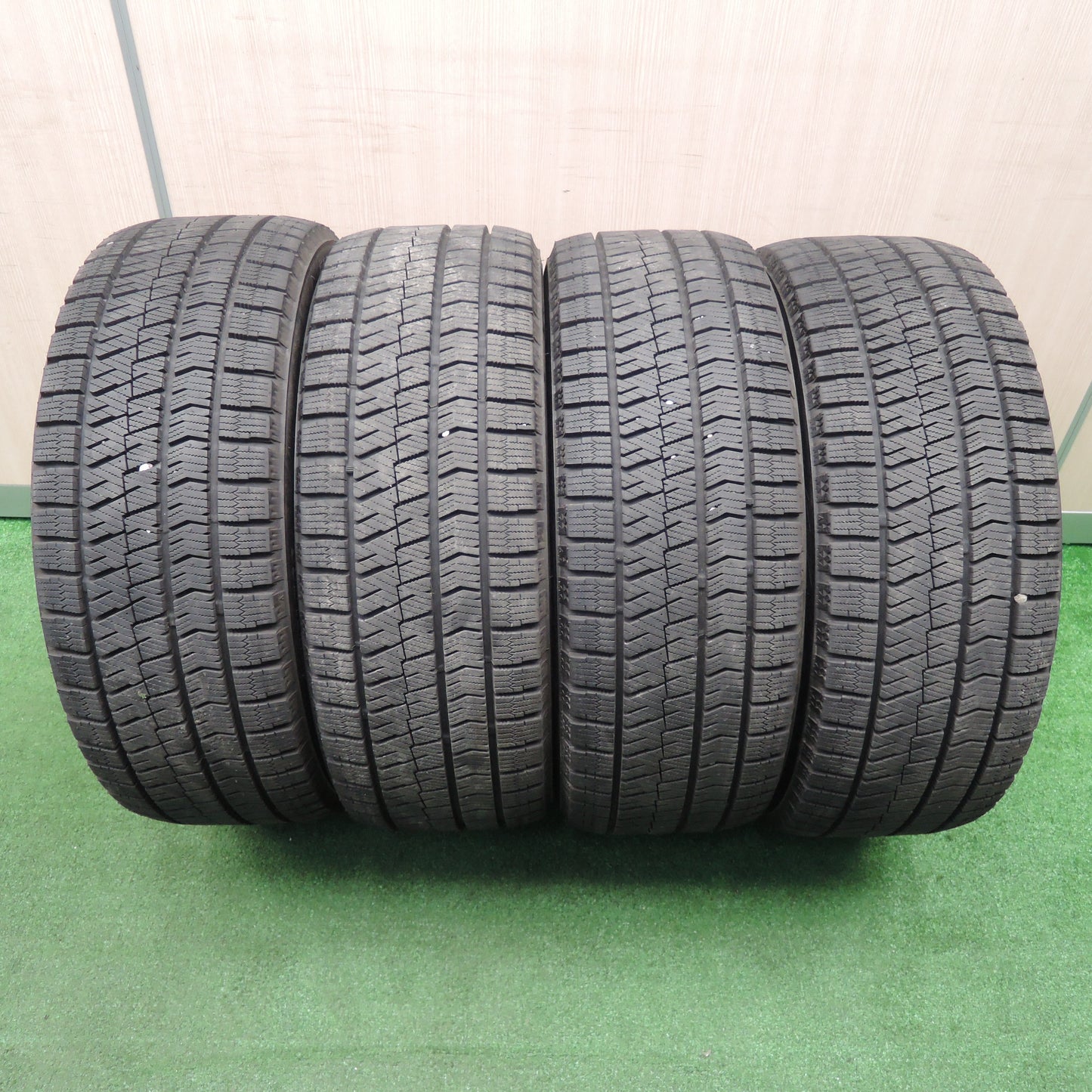 *送料無料*バリ溝！19年！キレイ！9.5分★ワーゲン 等 BORBET 225/45R17 スタッドレス ブリヂストン ブリザック VRX2 17インチ PCD112/5H★3120109TNス