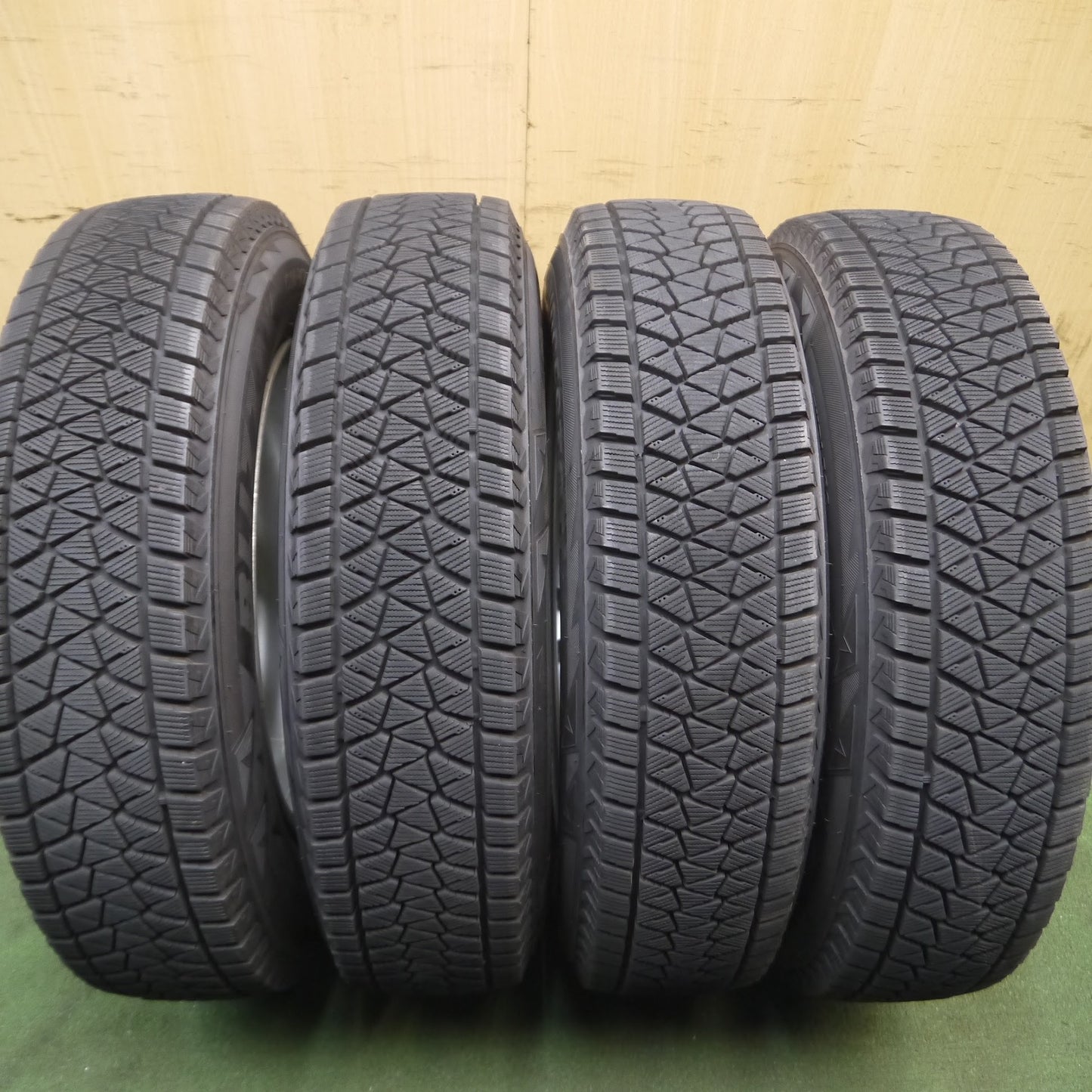 [送料無料]キレイ★ジムニー 等 KEELER weds 175/80R16 スタッドレス ブリヂストン ブリザック DM-V2 キーラー 16インチ PCD139.7/5H★3110105Hス