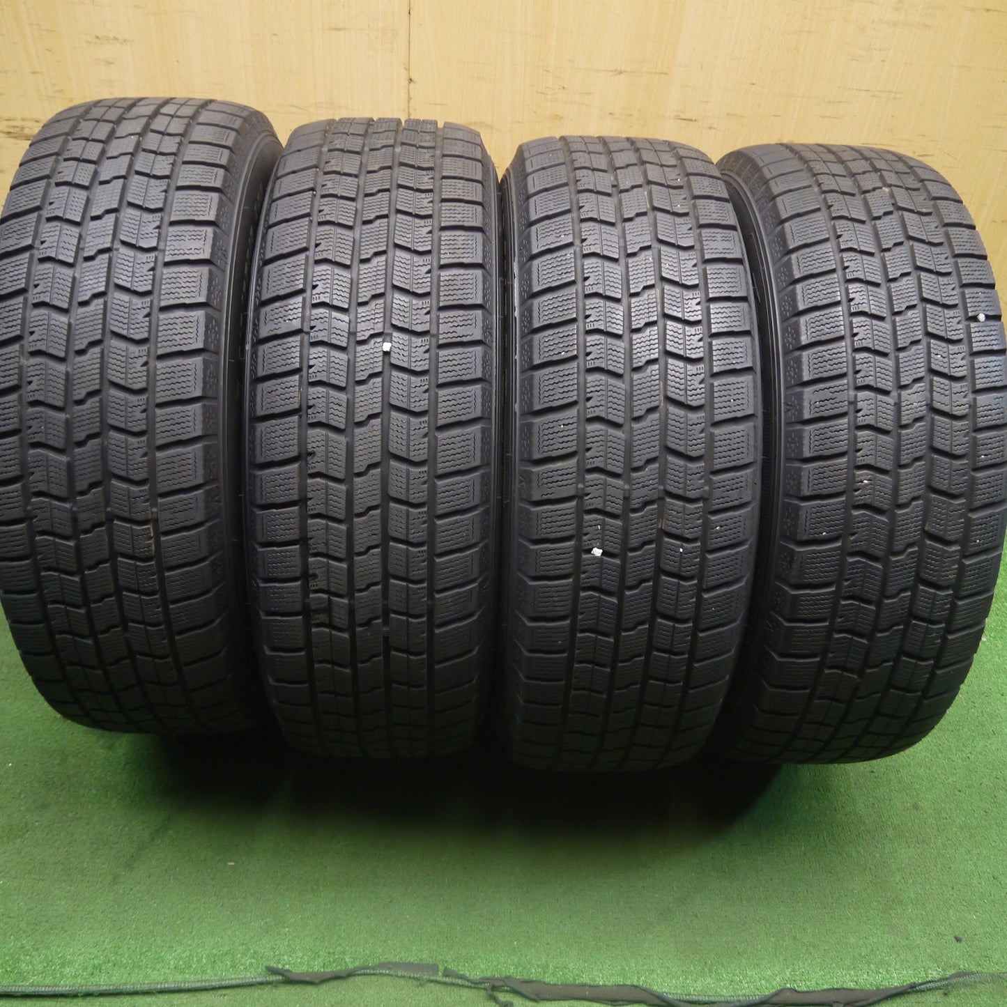 [送料無料]バリ溝！キレイ！9.5分★スタッドレス 215/65R16 グッドイヤー アイスナビ7 ravrion LUMIERE ラブリオン 16インチ PCD114.3/5H★3063010Hス