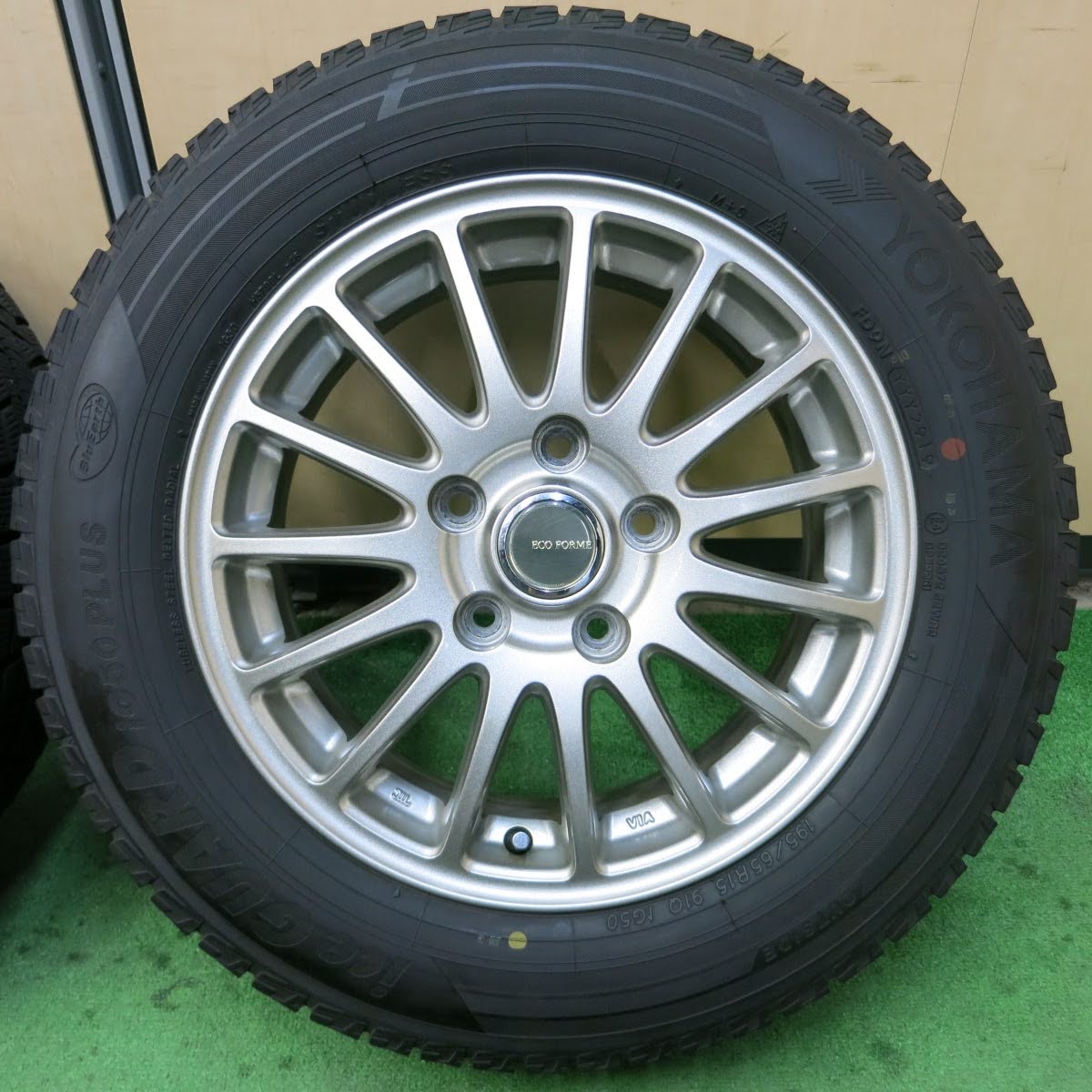 [送料無料]バリ溝！19年！キレイ！9分★スタッドレス 195/65R15 ヨコハマ アイスガード iG50 プラス ECO FORME エコフォルム 15インチ PCD114.3/5H★3080308イス