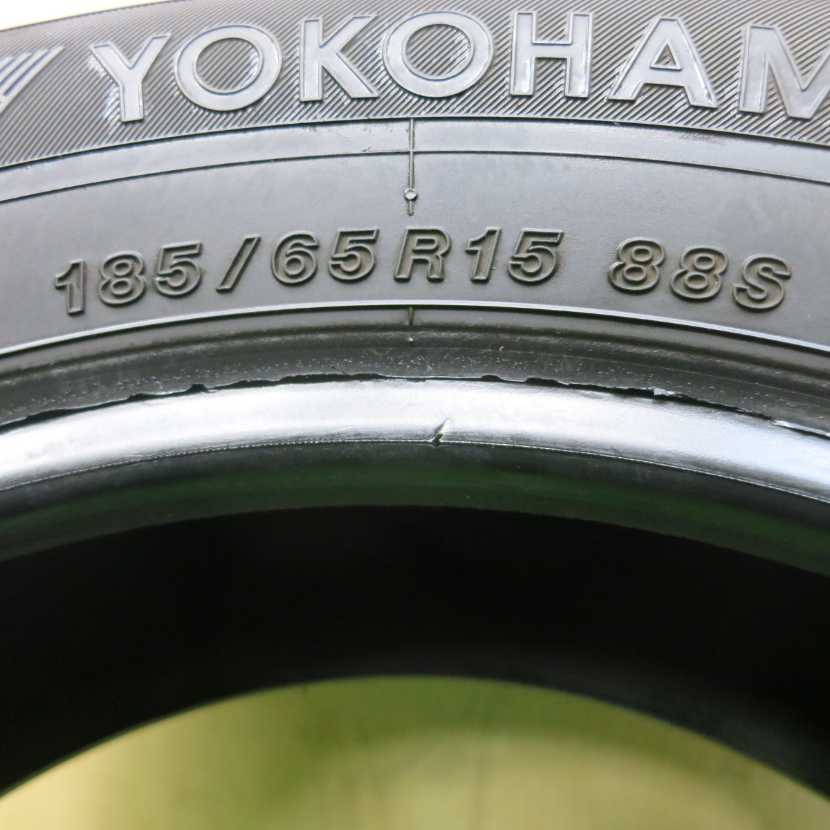 ヨコハマタイヤ YOKOHAMA BluEarth E50C 185/65R15 15インチ 夏タイヤ 4本 23年製 バリ溝 イスト ティーダ ノート プレミオ等　(KTD147)