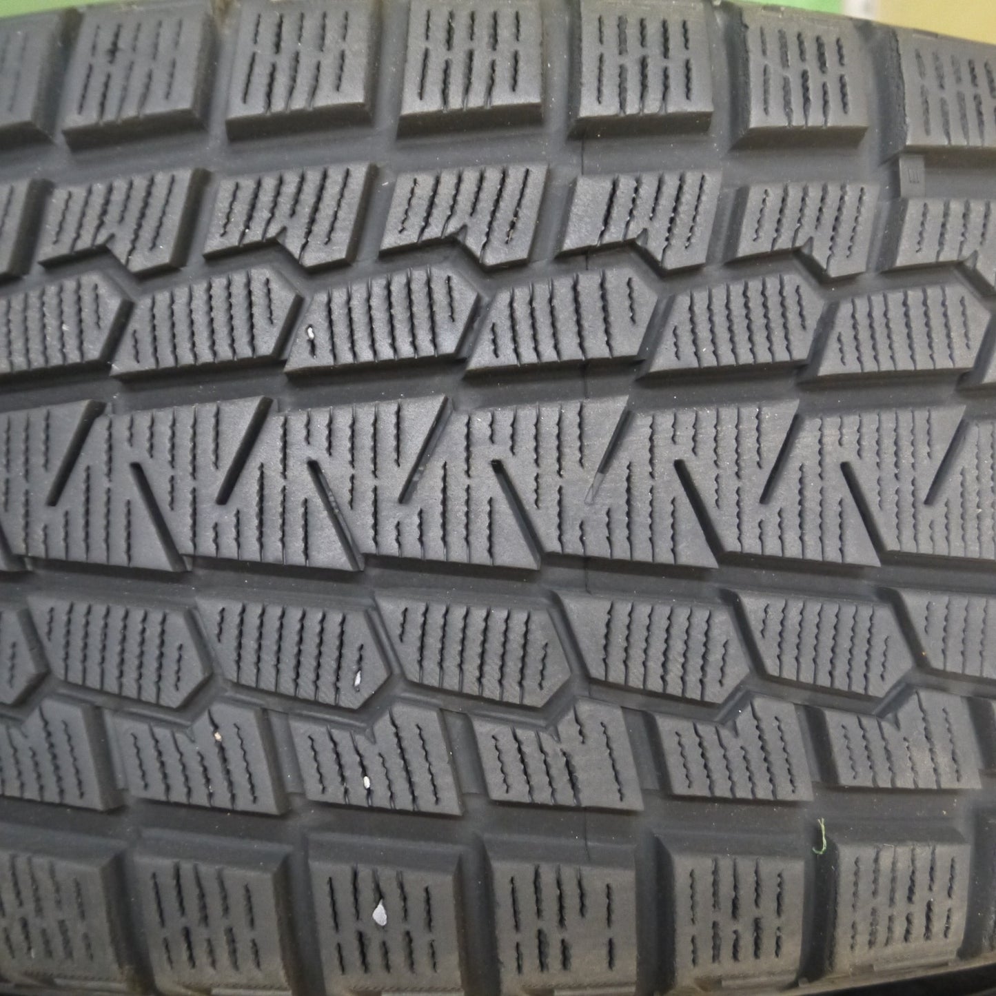 *送料無料* センサー付！バリ溝！20年！綺麗！9.5分★レクサス等 RZA Leycross 235/55R20 スタッドレス ヨコハマ G075 レイクロス PCD114.3/5H★4021615Hス