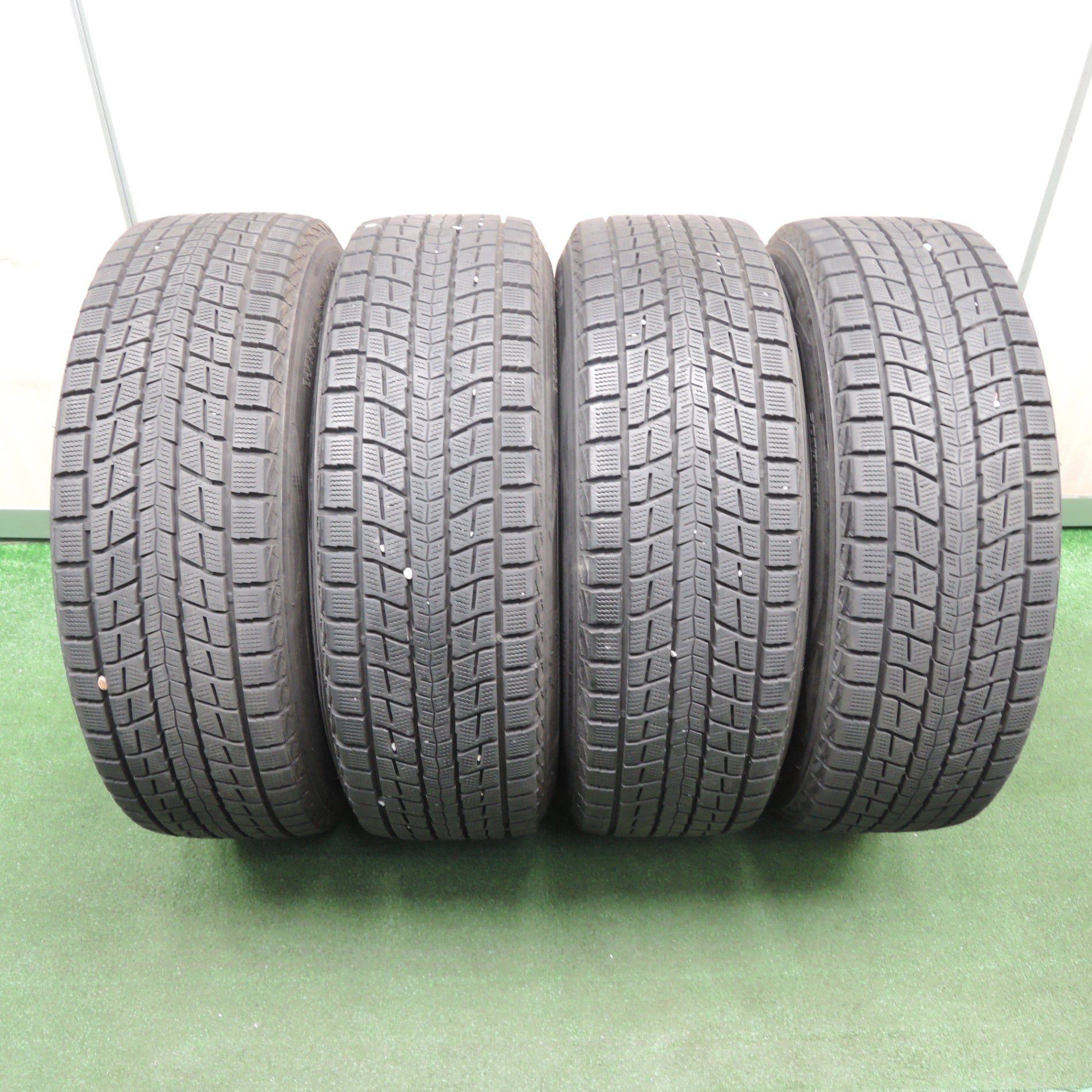 送料無料* バリ溝！キレイ！9.5分☆スタッドレス 225/60R18 ダンロップ ...