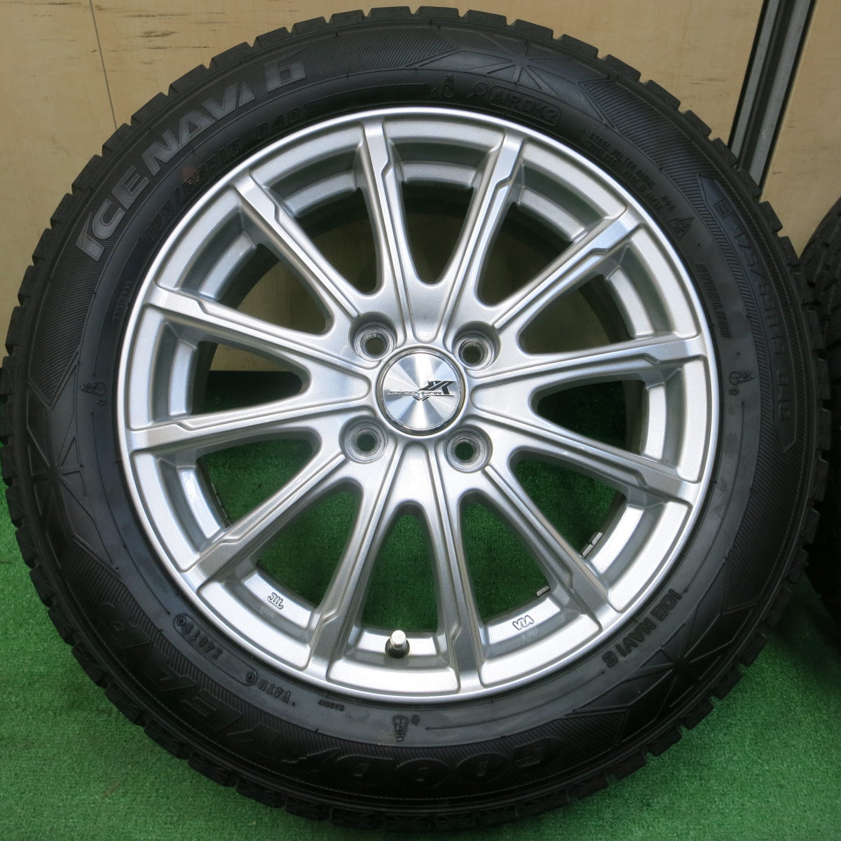 *送料無料*バリ溝！19年！キレイ！9分★スタッドレス 175/65R15 グッドイヤー アイスナビ6 ENCOUGAR エンクーガー 15インチ PCD100/4H★3121306イス