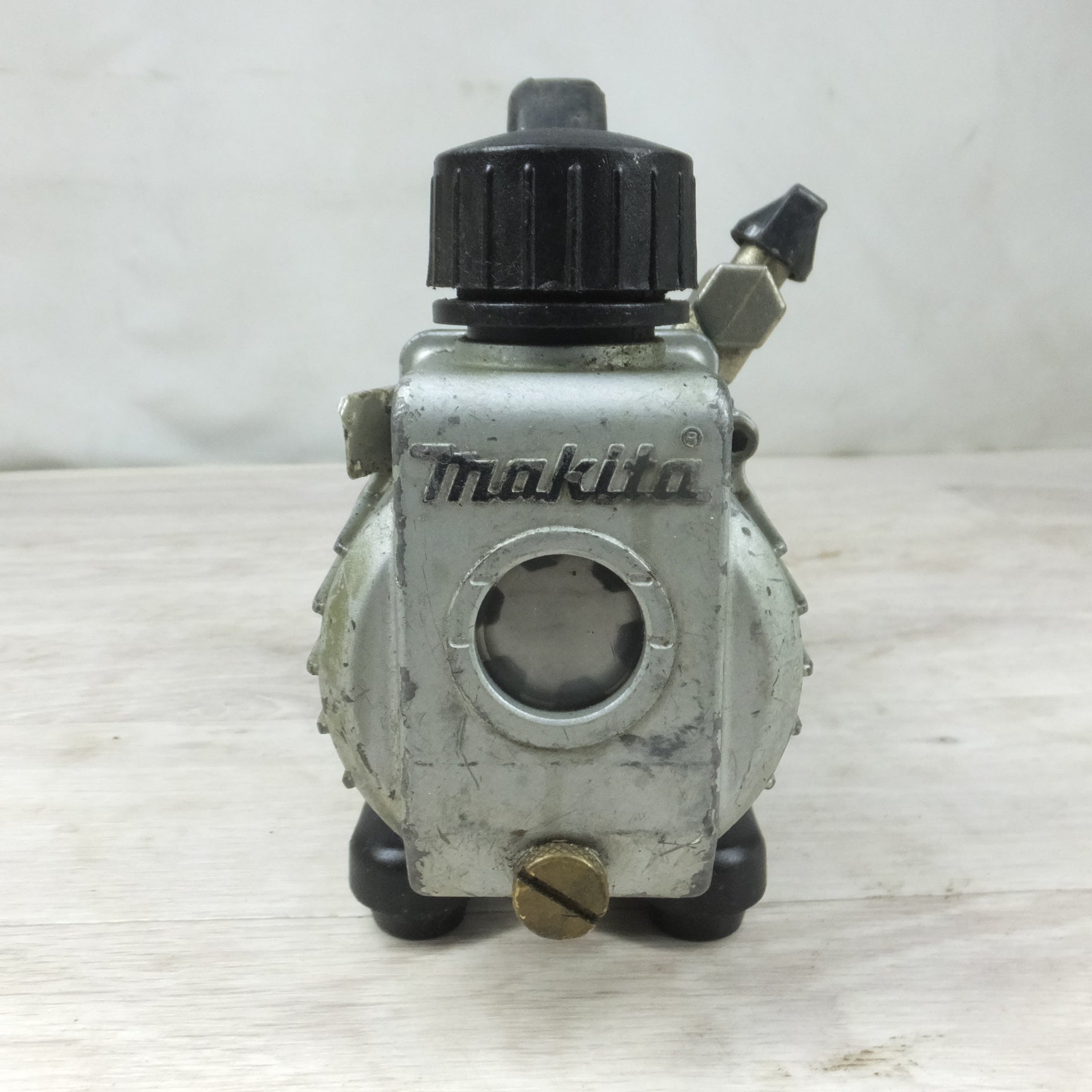 送料無料] ◇makita マキタ 充電式 真空ポンプ VP180D 18V 電動工具 本体のみ◇ |  名古屋/岐阜の中古カー用品・工具の買取/販売ならガレージゲット