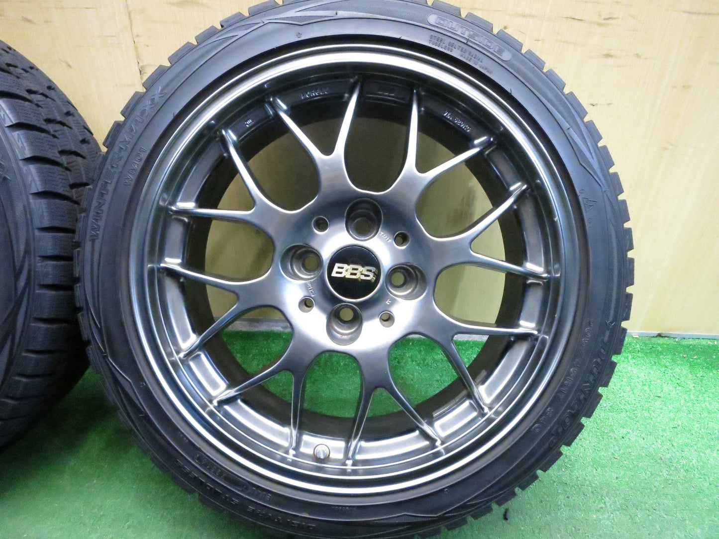 [送料無料]バリ溝！キレイ！9.5分★スタッドレス 205/45R17 BBS RG712H 鍛造 ダンロップ ウインターマックス WM01 17インチ PCD100/4H★3020111Hス