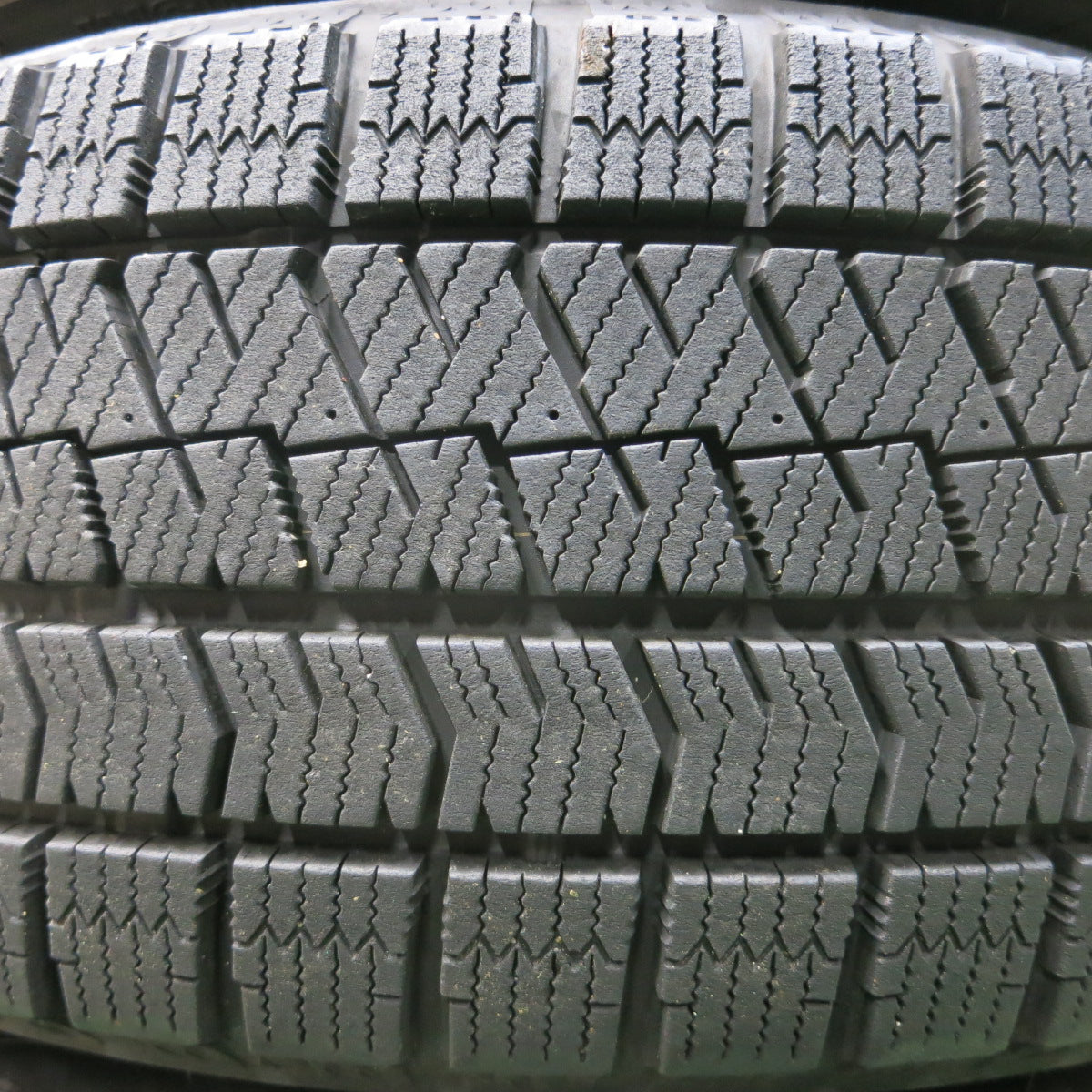 *送料無料*バリ溝！21年！キレイ！9.5分★スタッドレス 205/60R16 ブリヂストン ブリザック VRX2 BALMINUM バルミナ 16インチ PCD114.3/5H★3120509イス