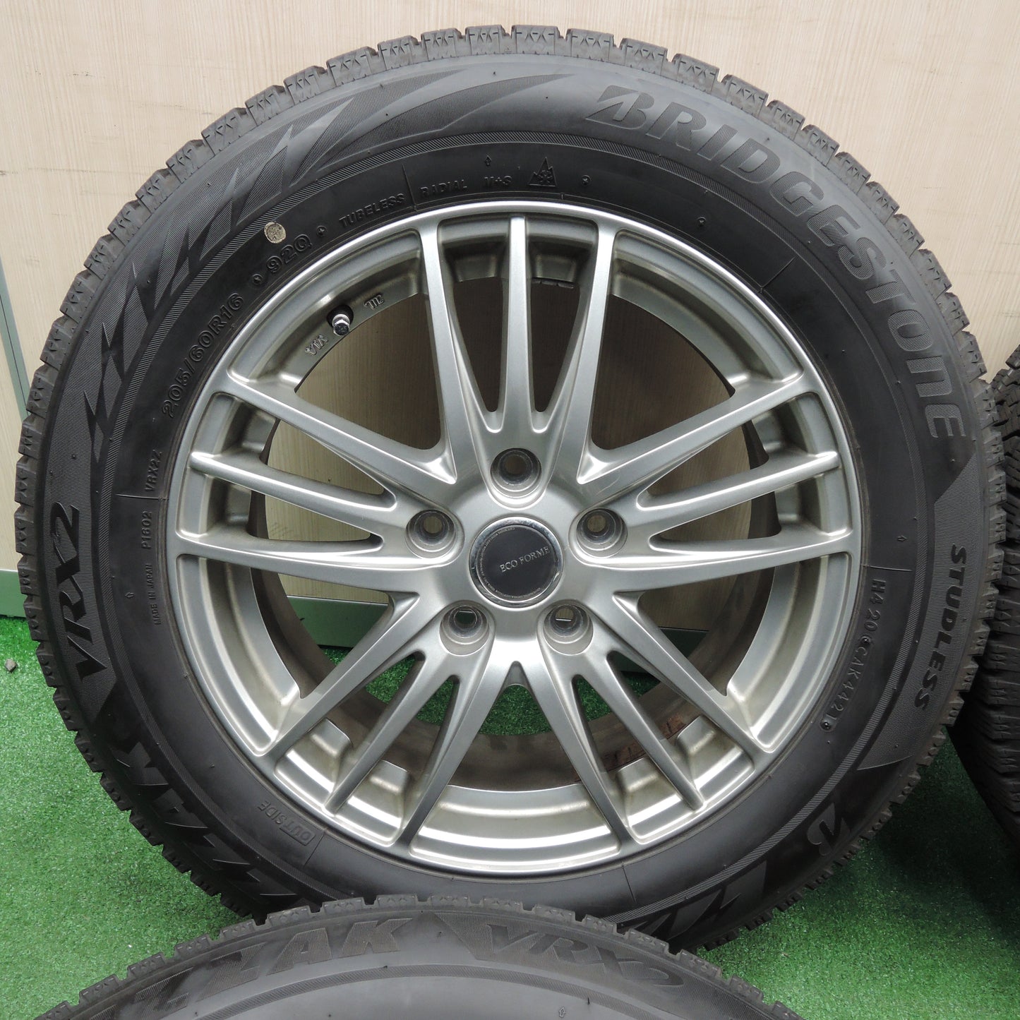 *送料無料*バリ溝！21年！キレイ！9.5分★スタッドレス 205/60R16 ブリヂストン ブリザック VRX2 ECO FORME エコフォルム 16インチ PCD114.3/5H★3111508SYス