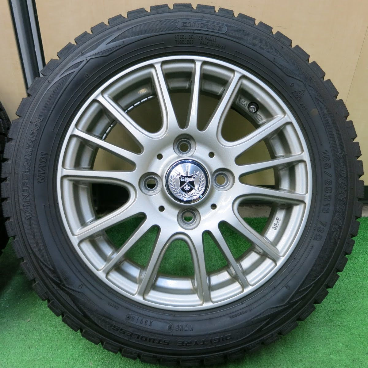 [送料無料]超バリ溝！キレイ！ほぼ10分★スタッドレス 155/65R13 ダンロップ ウインターマックス WM01 GMach 13インチ PCD100/4H★3070703イス