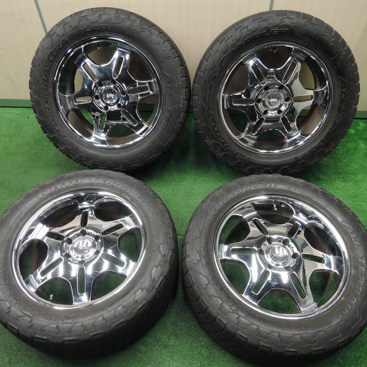 [送料無料]4本価格★GALAX ZORA ZR-6 285/55R20 122/119R 10PR ニットー TERRA GRAPPLER ギャラックス 20インチ PCD139.7/6H★3111709TNノ