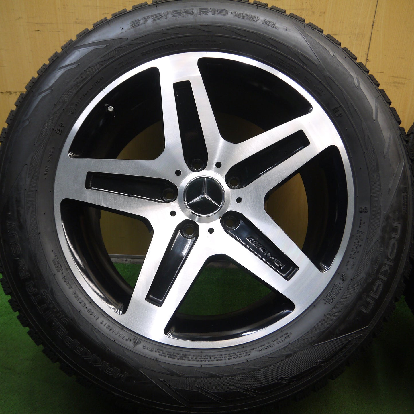 *送料無料*バリ溝！キレイ！9.5分★ベンツ W463 Gクラス G55 純正 AMG 275/55R19 ノキアン ハッカペリッタ R2 SUV 19インチ PCD130/5H★3121809Hス