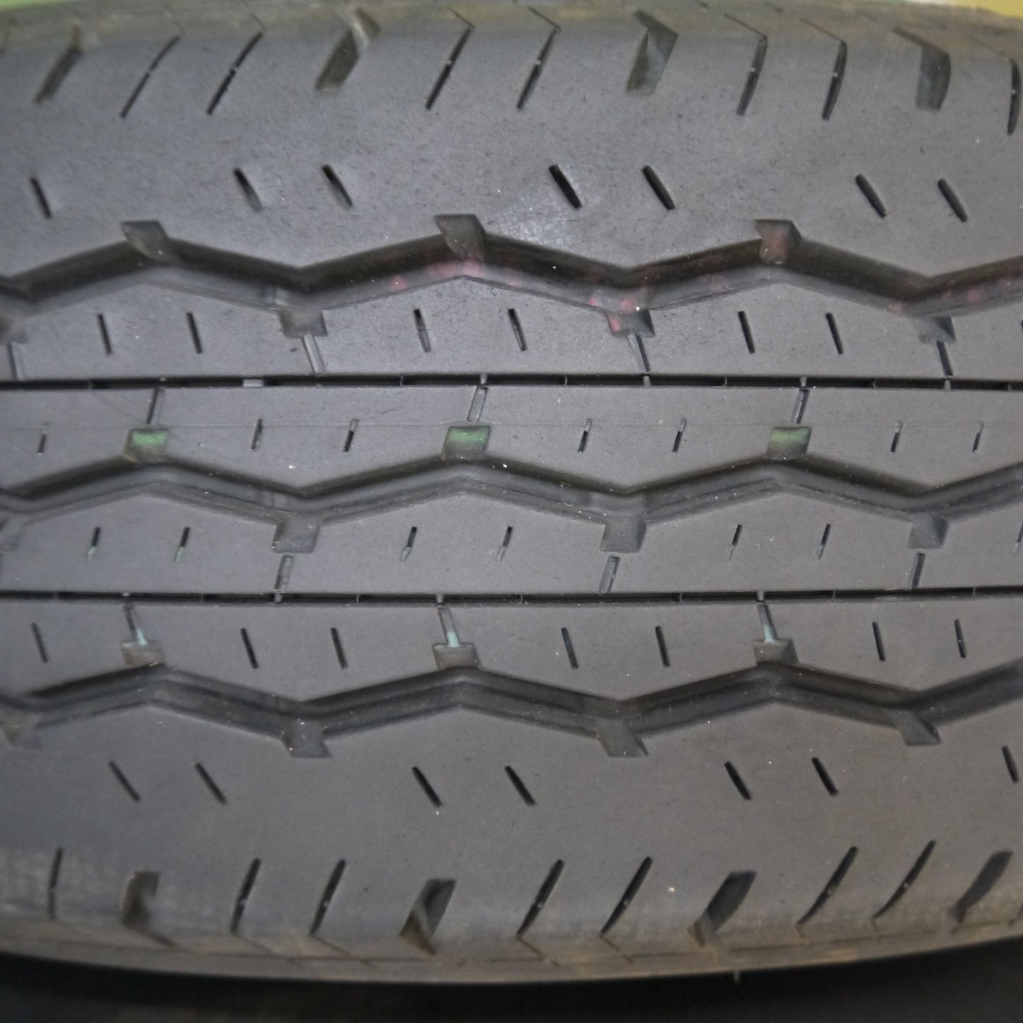 *送料無料* ほぼ新車外し！23年★トヨタ 200系 ハイエース 純正 スチール 195/80R15 107/105N ブリヂストン エコピア RD613 PCD139.7/6H★4020613Hノ