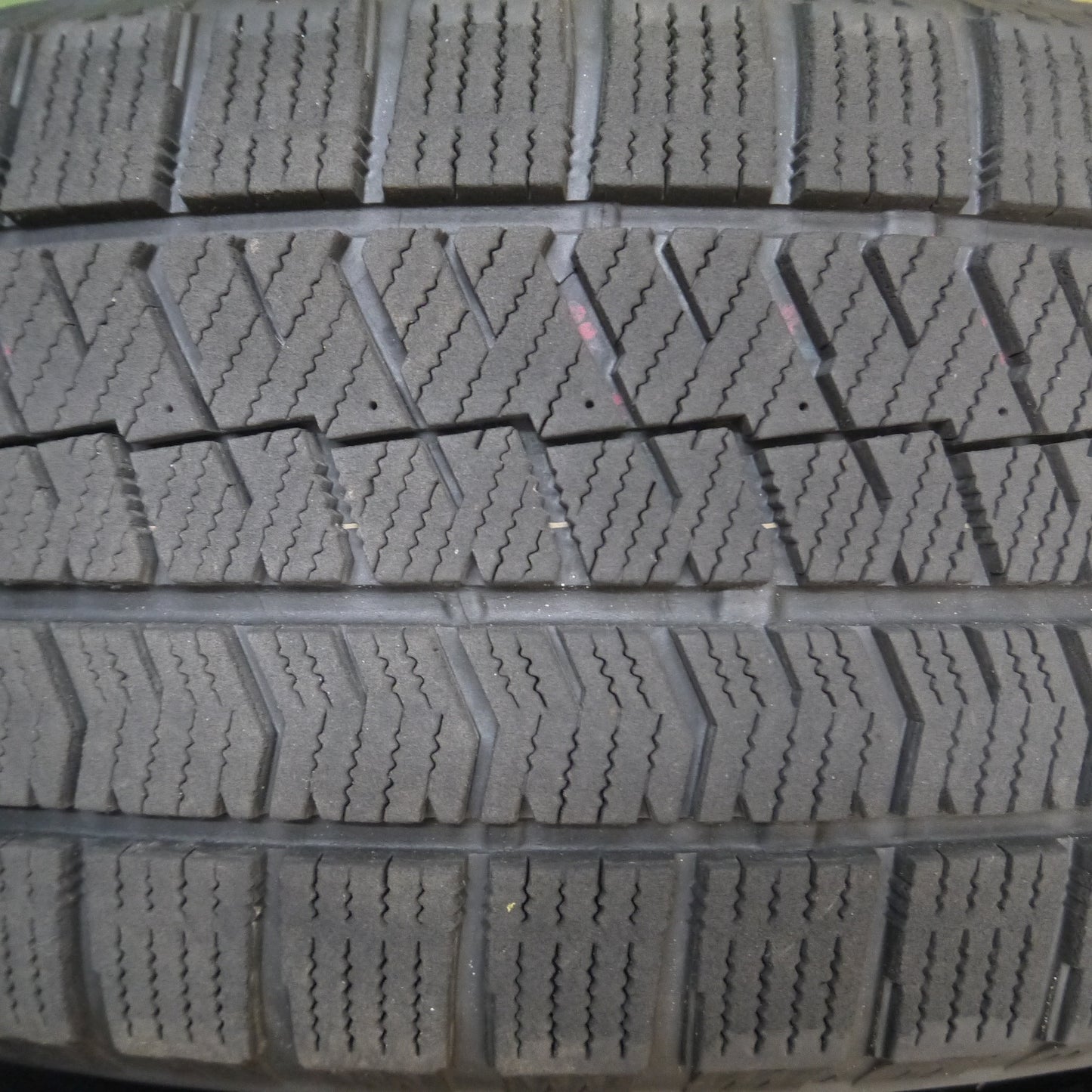 *送料無料*バリ溝！21年！キレイ！9.5分★スタッドレス 225/60R17 ブリヂストン ブリザック VRX2 VELVA SPORTZ ヴェルヴァ 17インチ PCD114.3/5H★3120102Hス