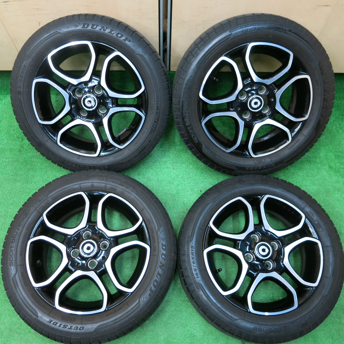 *送料無料*キレイ★スマート フォーフォー W453 純正 185/60R15 ダンロップ SPORT BLURESPONSE 15インチ PCD100/4H★3112807イノ