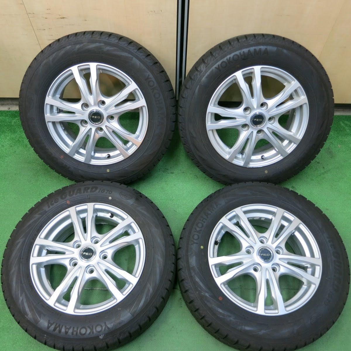 [送料無料]バリ溝！21年！キレイ！9.5分★スタッドレス 195/65R15 ヨコハマ アイスガード iG70 FEID 15インチ PCD114.3/5H★3072206イス