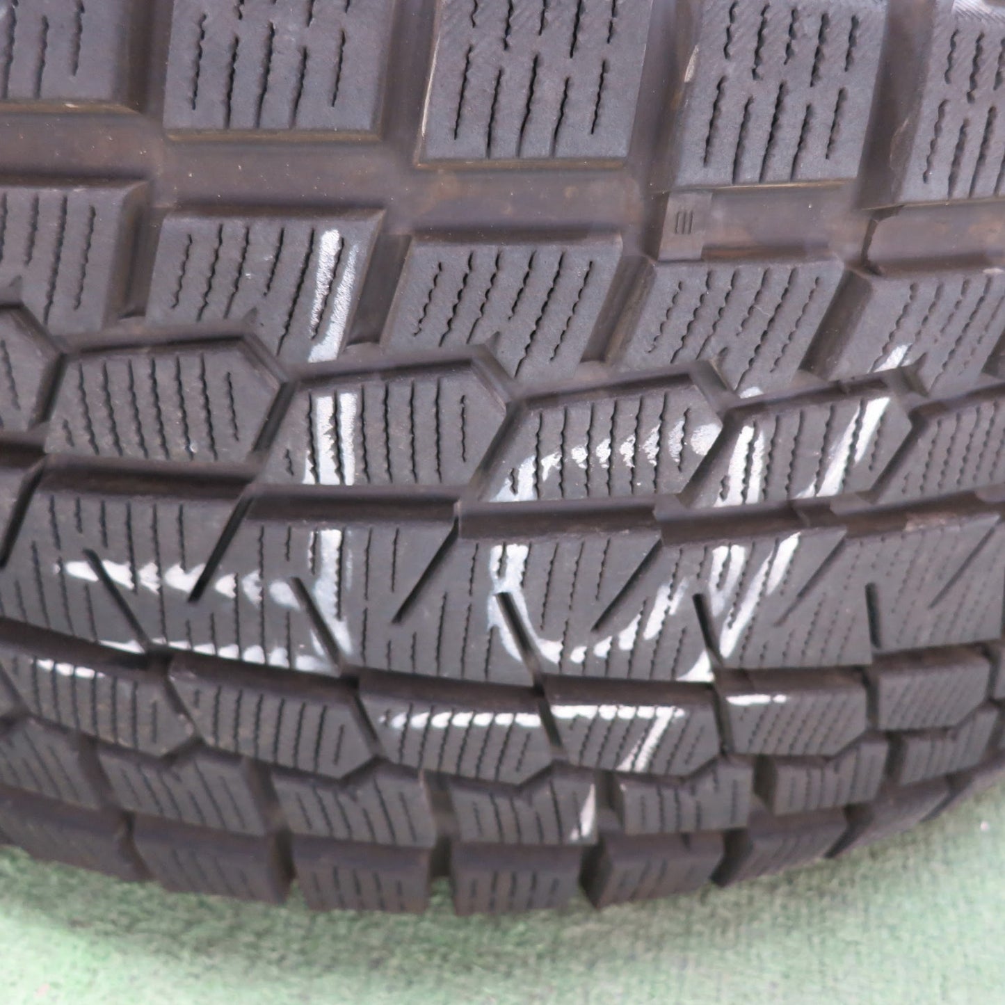 [送料無料]バリ溝！22年！キレイ！ほぼ10分★ベンツ 等 235/55R18 スタッドレス EURO ZWEI FK-10 ヨコハマ G075 ユーロツヴァイ 18インチ PCD112/5H★3052004ヒス