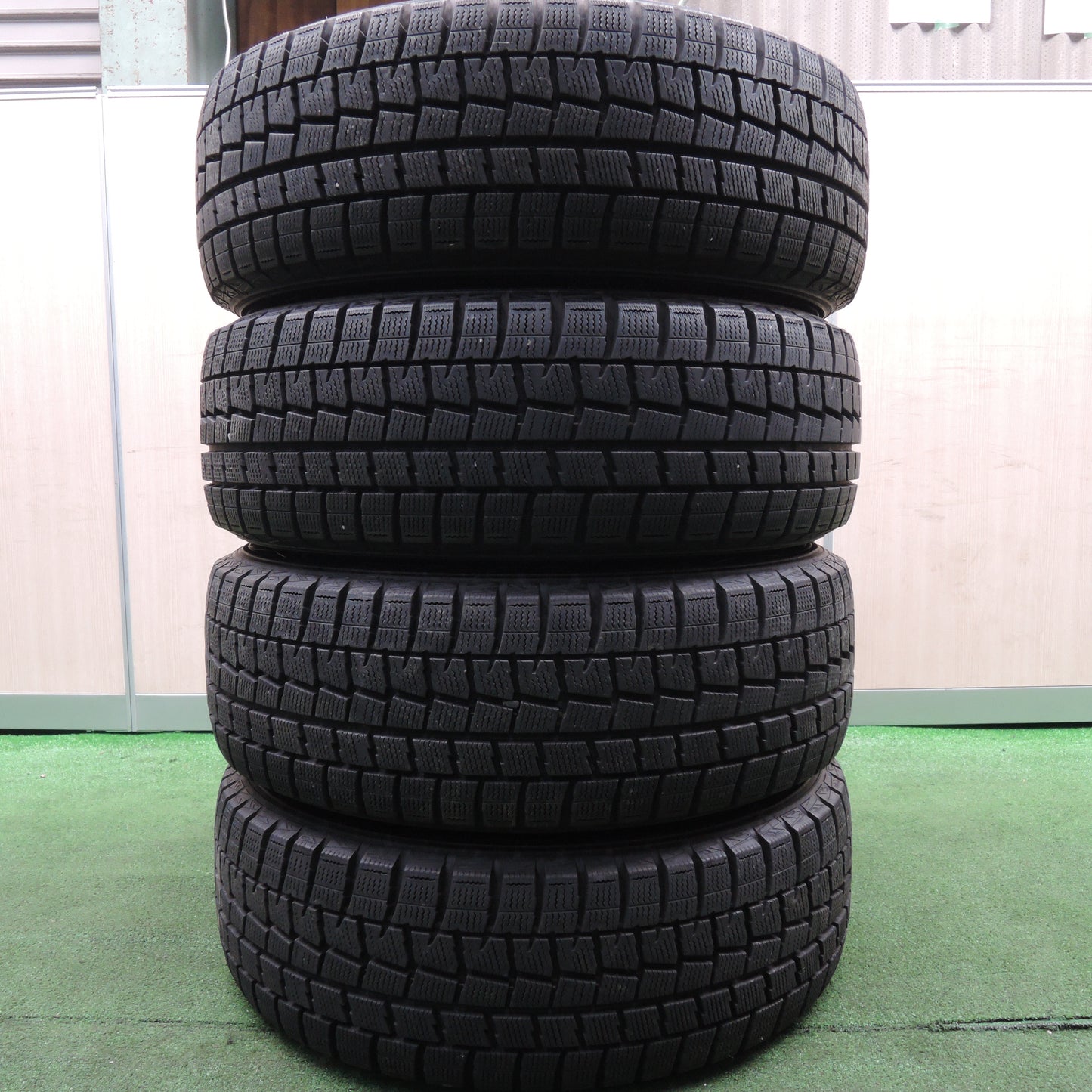 *送料無料*バリ溝！9.5分★ワーゲン 等 SPORT TECHNIC 205/55R16 スタッドレス ダンロップ ウインターマックス WM01 16インチ PCD112/5H★3112308HAス