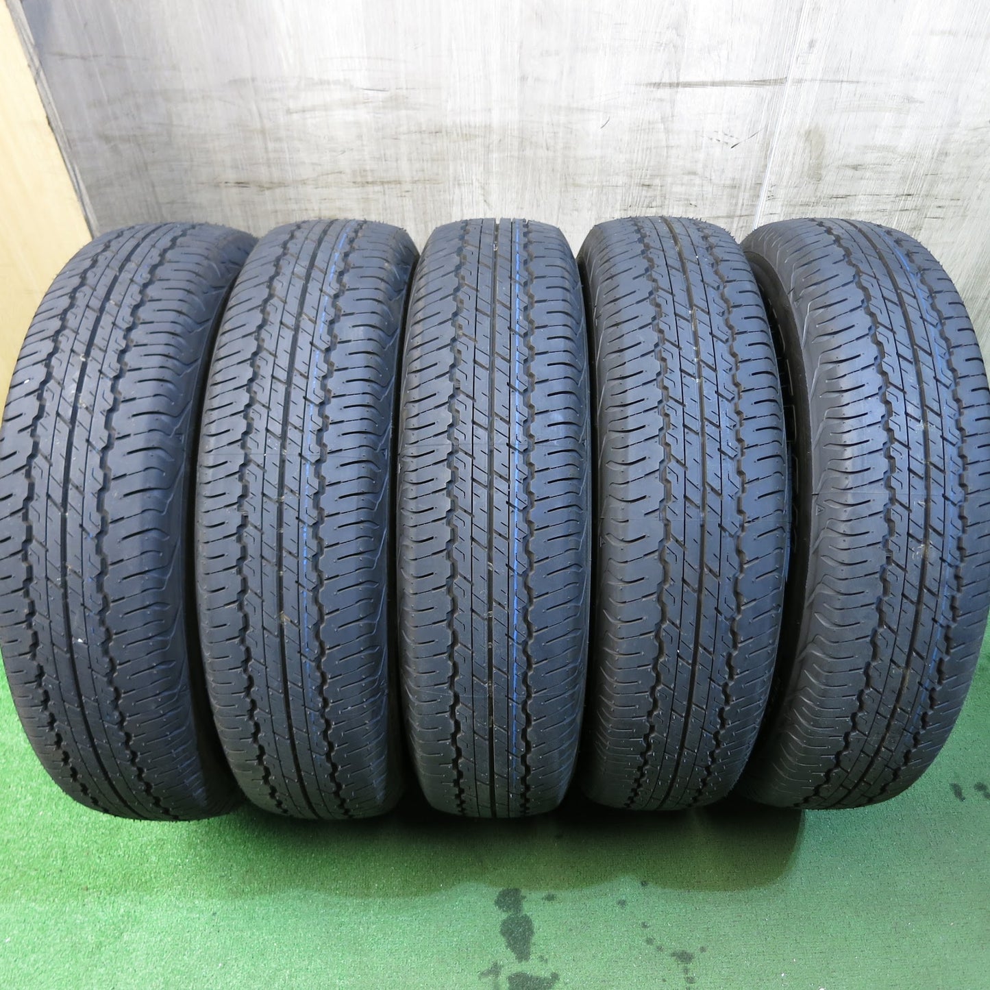 [送料無料]新車外し！23年★195/80R15 ダンロップ AT20 グラントレック タイヤ 15インチ ジムニー シエラ 等★3052201Hノタ