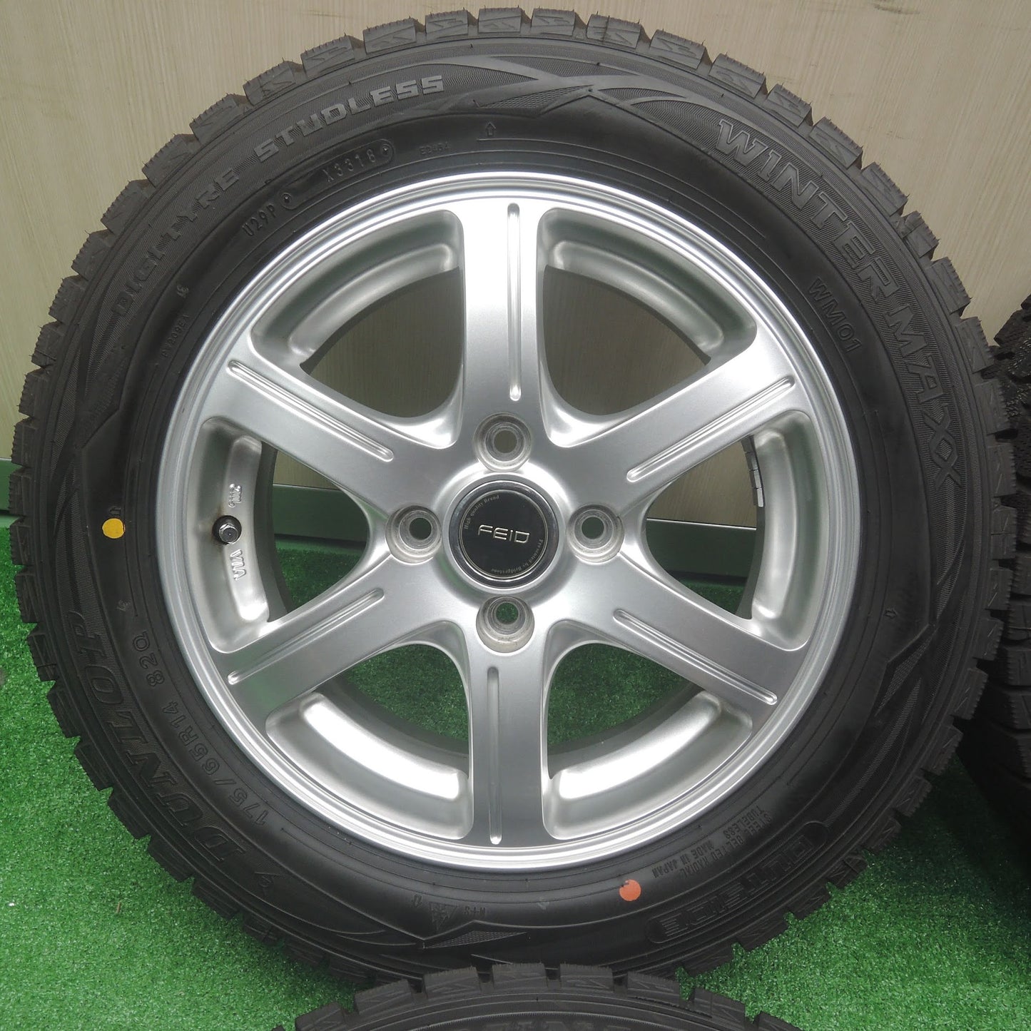 [送料無料]超バリ溝！キレイ！ほぼ10分★スタッドレス 175/65R14 ダンロップ ウインターマックス WM01 FEID 社外 アルミ 14インチ PCD100/4H★3080701SYス