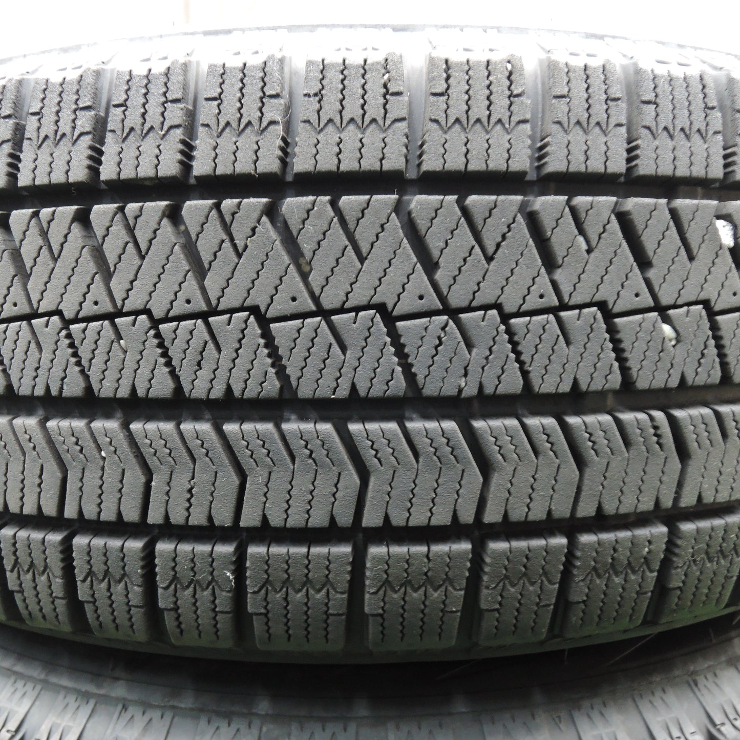 *送料無料*バリ溝！21年！キレイ！9.5分★スタッドレス 205/60R16 ブリヂストン ブリザック VRX2 ECO FORME エコフォルム 16インチ PCD114.3/5H★3111508SYス