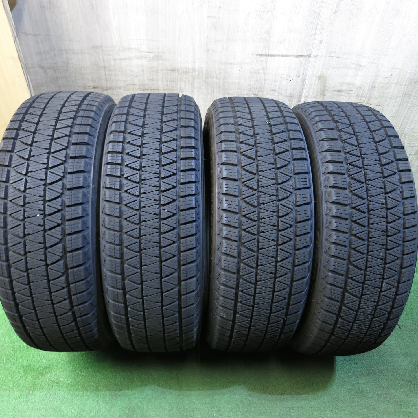 [送料無料]バリ溝！20年！9.5分★スタッドレス 225/60R18 ブリヂストン ブリザック DM-V3 タイヤ 18インチ ヴァンガード ハリアー エクストレイル等★3040509Hスタ