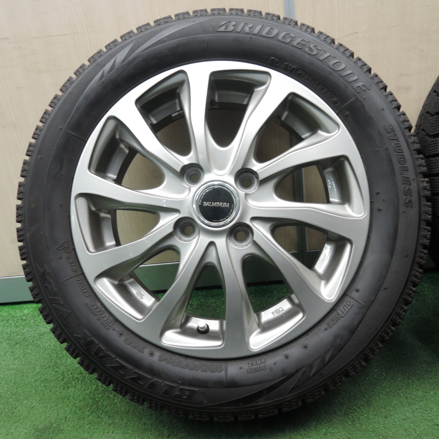 *送料無料* キレイ★スタッドレス 155/65R14 ブリヂストン ブリザック VRX BALMINUM バルミナ 14インチ PCD100/4H★4021606NJス