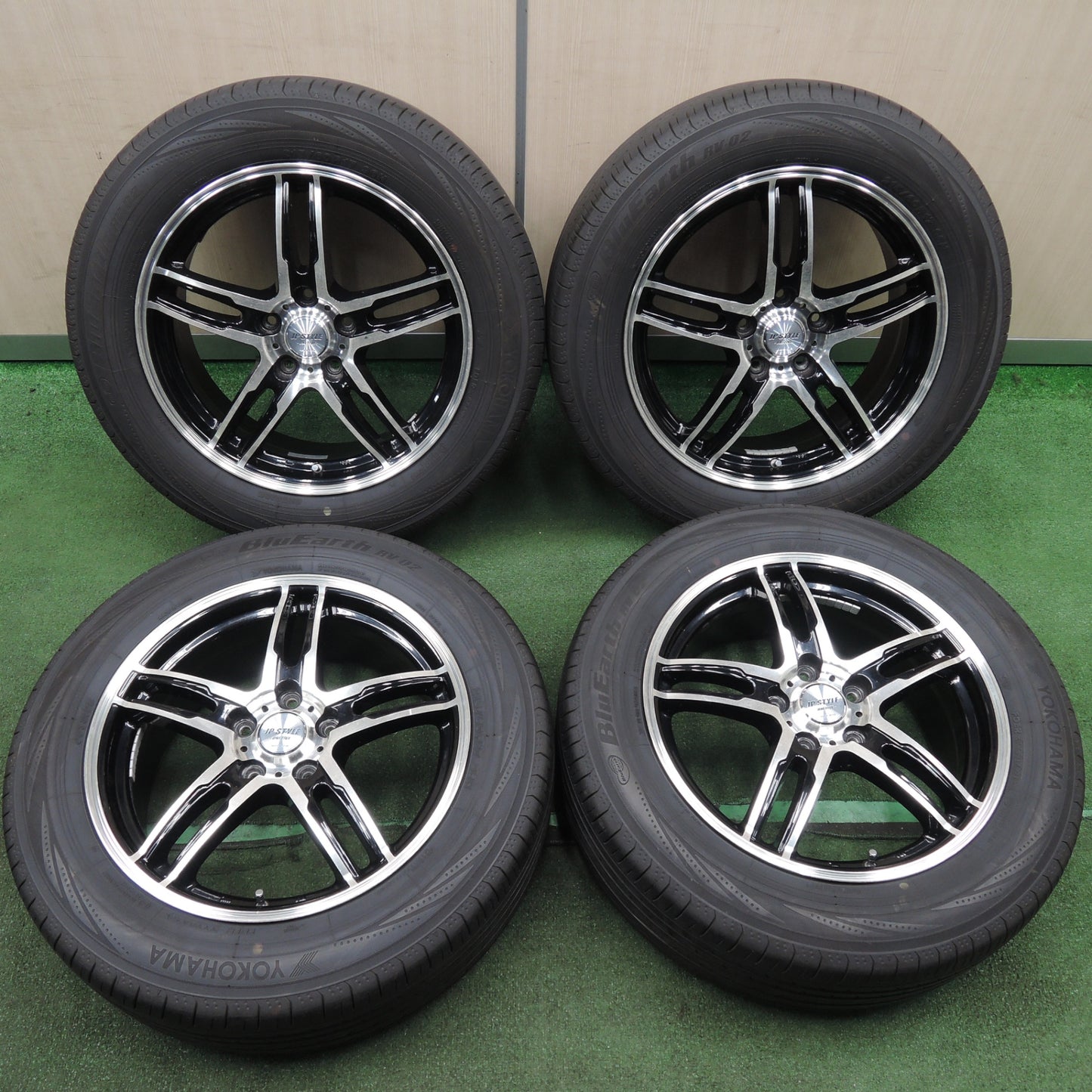 *送料無料* バリ溝！20年！キレイ！9.5分★215/60R17 ヨコハマ ブルーアース RV-02 JP STYLE UNI FIVE 17インチ PCD114.3/5H★4022311NJノ