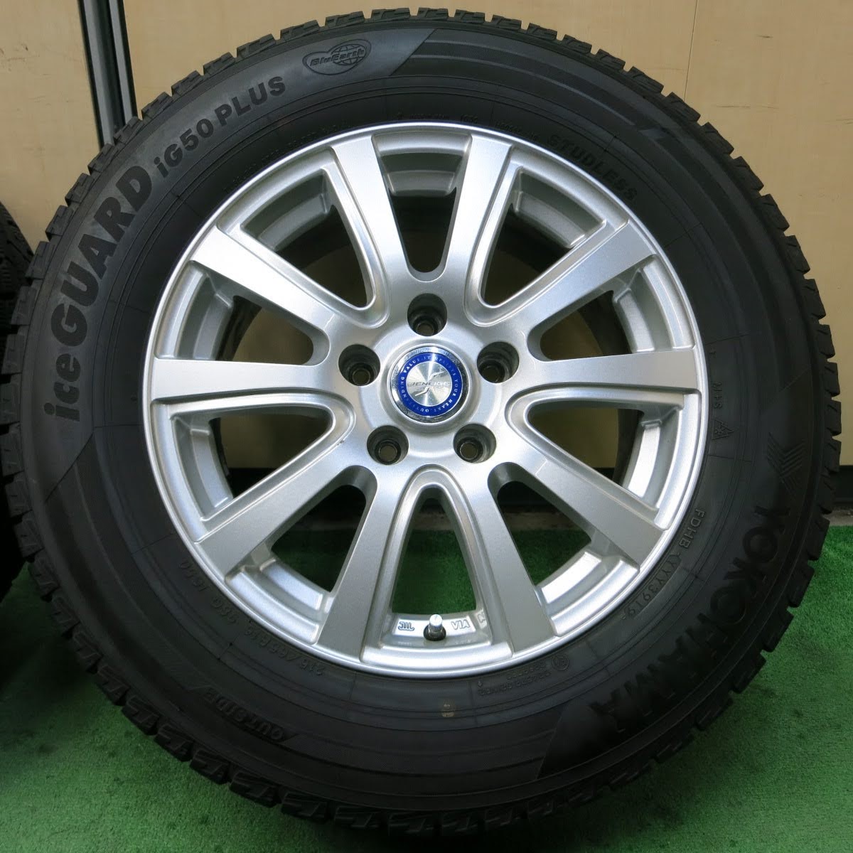 [送料無料]バリ溝！19年！キレイ！9.5分★スタッドレス 215/65R16 ヨコハマ アイスガード iG50 プラス JENEIGE 16インチ PCD114.3/5H★3072910イス