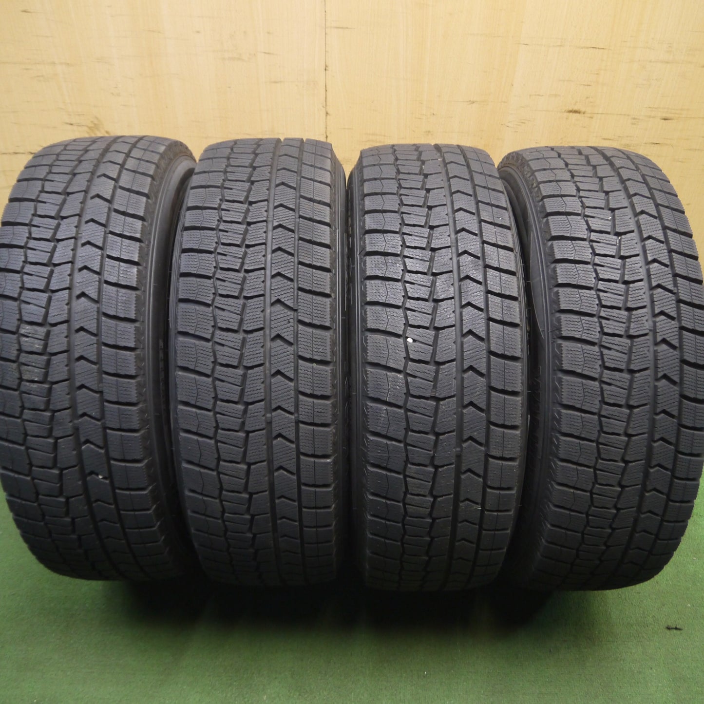 *送料無料* 超バリ溝！22年！綺麗！ほぼ10分★スタッドレス 215/60R17 ダンロップ ウインターマックス WM02 VELVA SPORTZ ヴェルヴァ PCD114.3/5H★4031305Hス