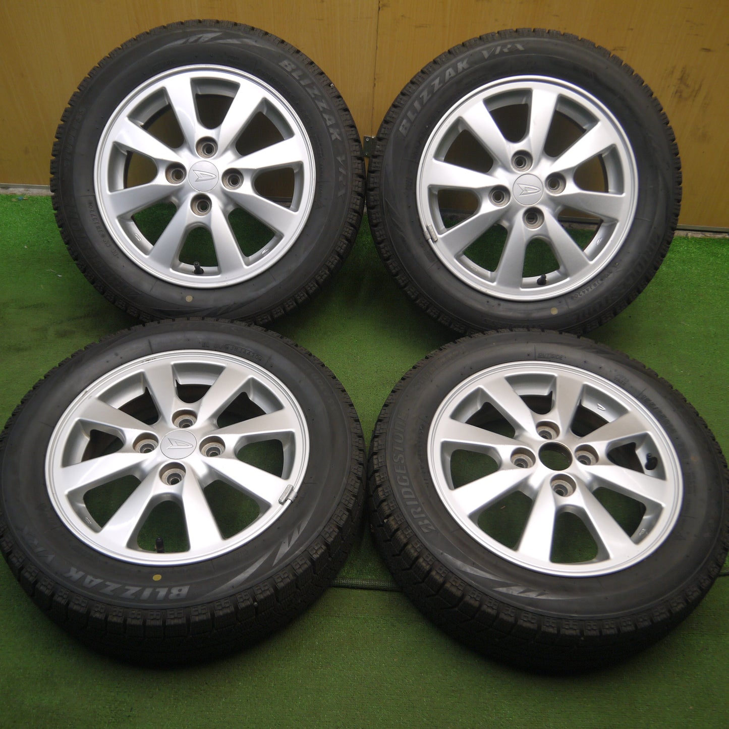 *送料無料*バリ溝！20年！9.5分★ダイハツ タント 純正 155/65R14 スタッドレス ブリヂストン ブリザック VRX 14インチ PCD100/4H★3101007Hス