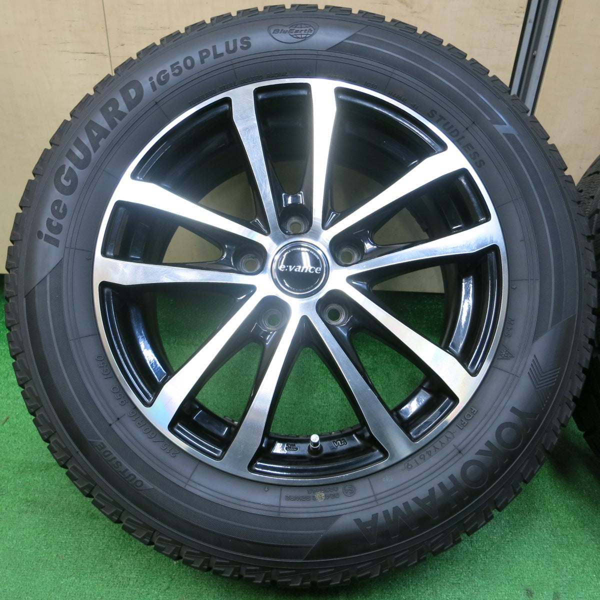 *送料無料*バリ溝！19年！キレイ！9.5分★スタッドレス 215/60R16 ヨコハマ アイスガード iG50 プラス e:vance 16インチ PCD114.3/5H★3120907イス