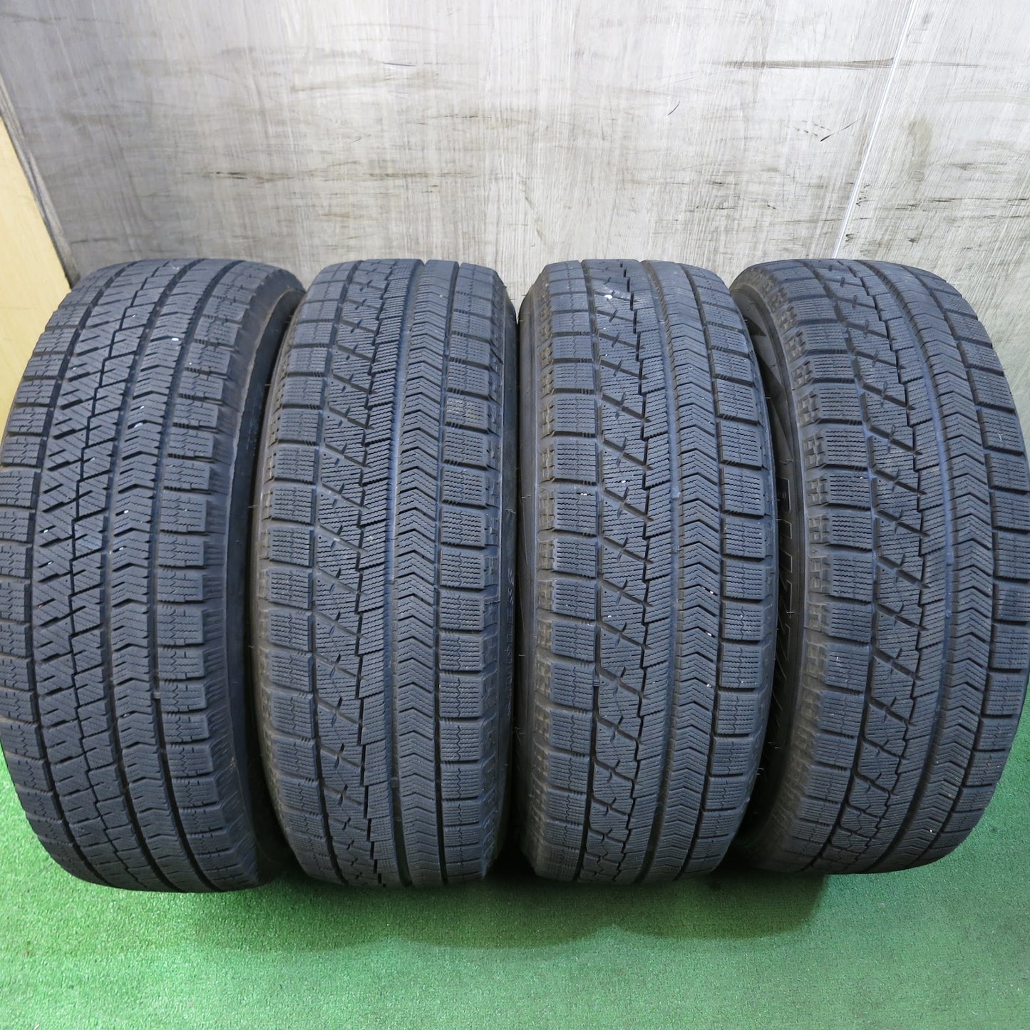 [送料無料]バリ溝！キレイ！9分★プリウス 等 195/65R15 スタッドレス ブリヂストン ブリザック VRX ECO FORME エコフォルム 15インチ PCD100/5H★3042811Hス