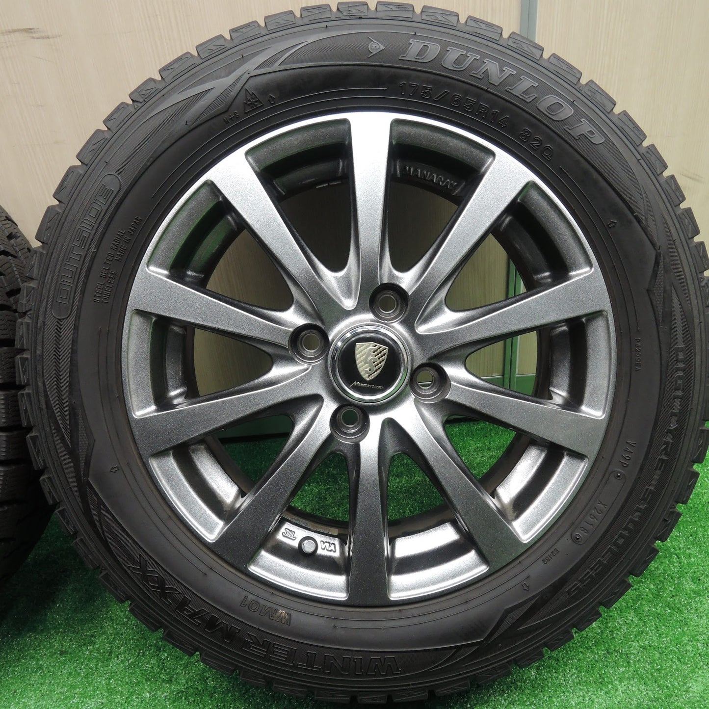 [送料無料]バリ溝！キレイ！9.5分以上★スタッドレス 175/65R14 ダンロップ ウインターマックス WM01 MANARAY SPORT マナレイ 14インチ PCD100/4H★3072405IHス