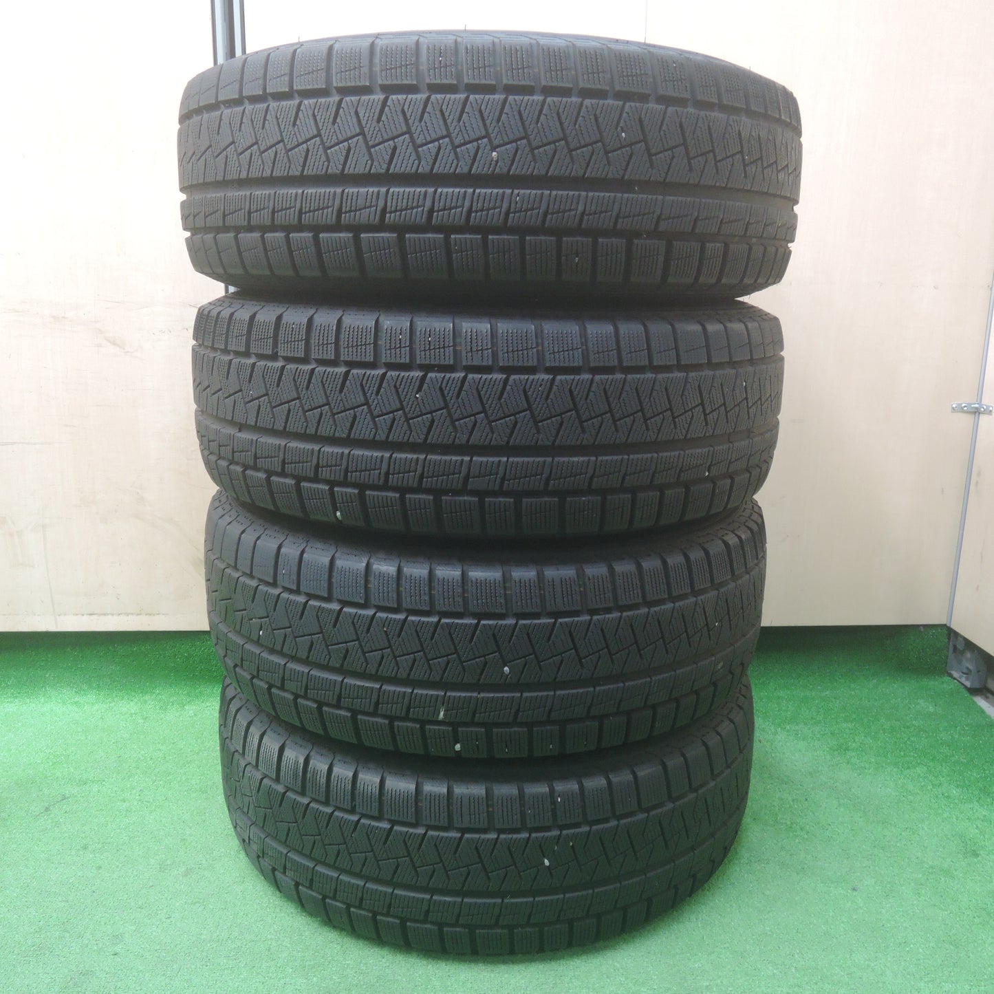 *送料無料*バリ溝！8.5分★スタッドレス 215/65R16 ピレリ アイスアシンメトリコ プラス EuroSpeed MANARAY SPORT マナレイ 16インチ PCD114.3/5H★3121304SYス