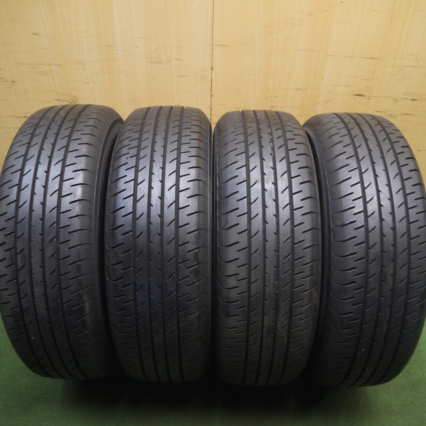 *送料無料* バリ溝 22年 ほぼ新車外し★トヨタ アルファード 純正 225/60R17 ヨコハマ E51A 114.3/5H★4031110Hノ