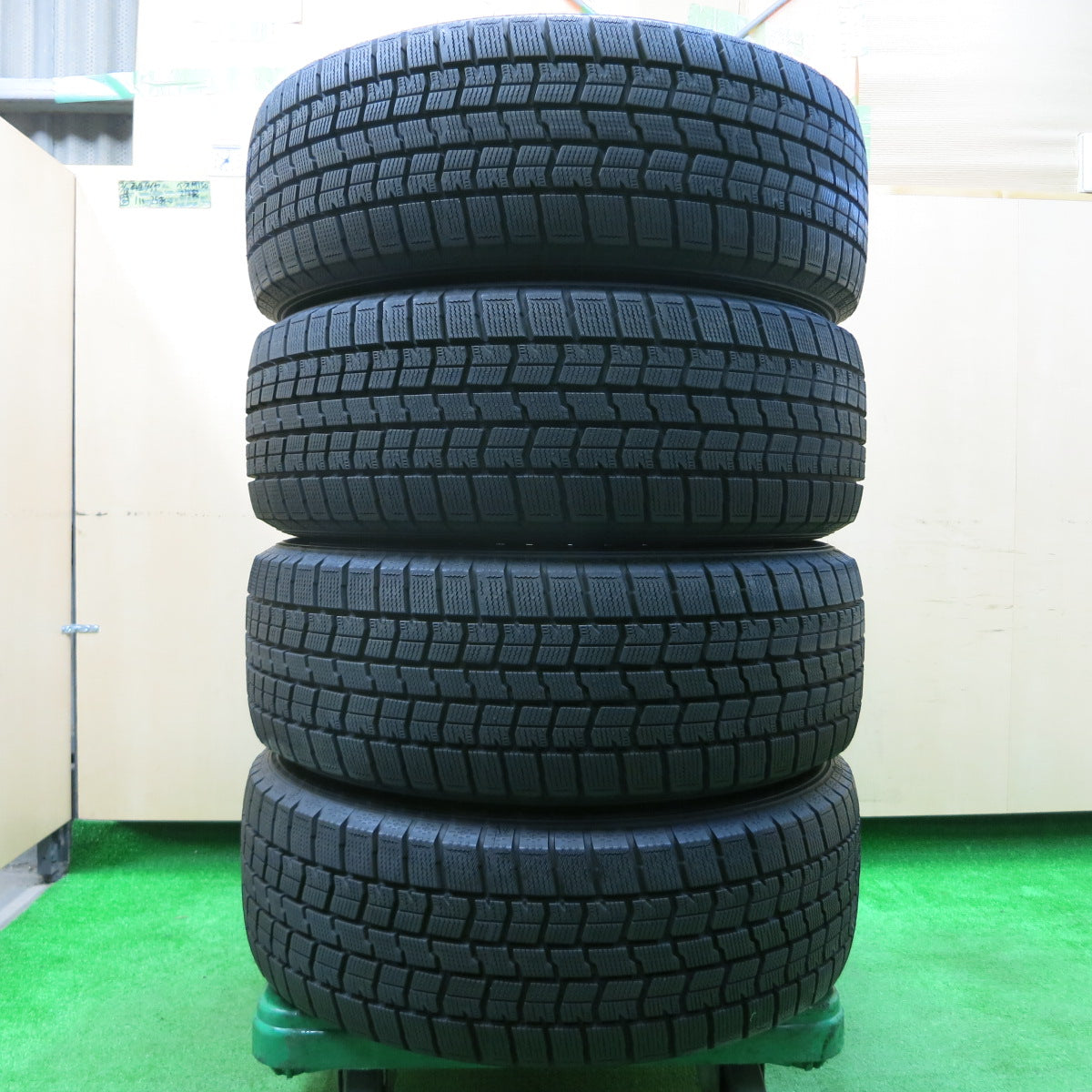 *送料無料*超バリ溝！22年！キレイ！ほぼ10分★スタッドレス 225/55R17 グッドイヤー アイスナビ7 NEXTA ネクスタ 17インチ PCD114.3/5H★3112703イス