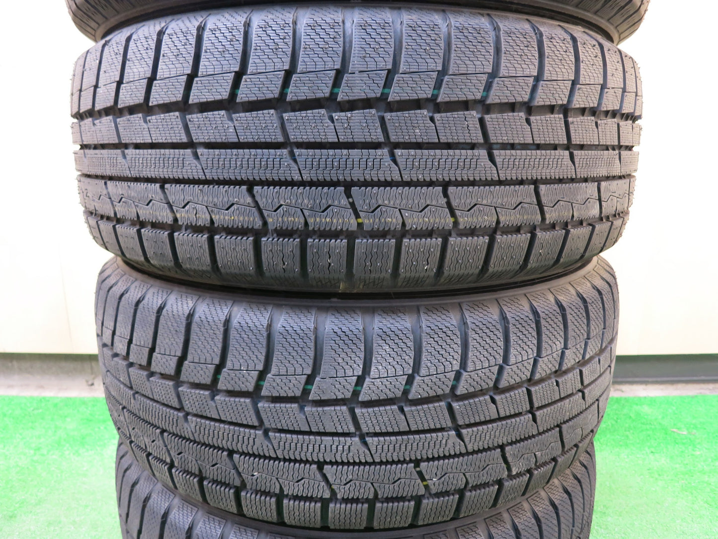 [送料無料]超バリ溝！22年！キレイ！ほぼ10分★スタッドレス 205/55R16 トーヨー ウインタートランパス TX NEXTA ネクスタ 16インチ PCD114.3/5H★3011001ヒス