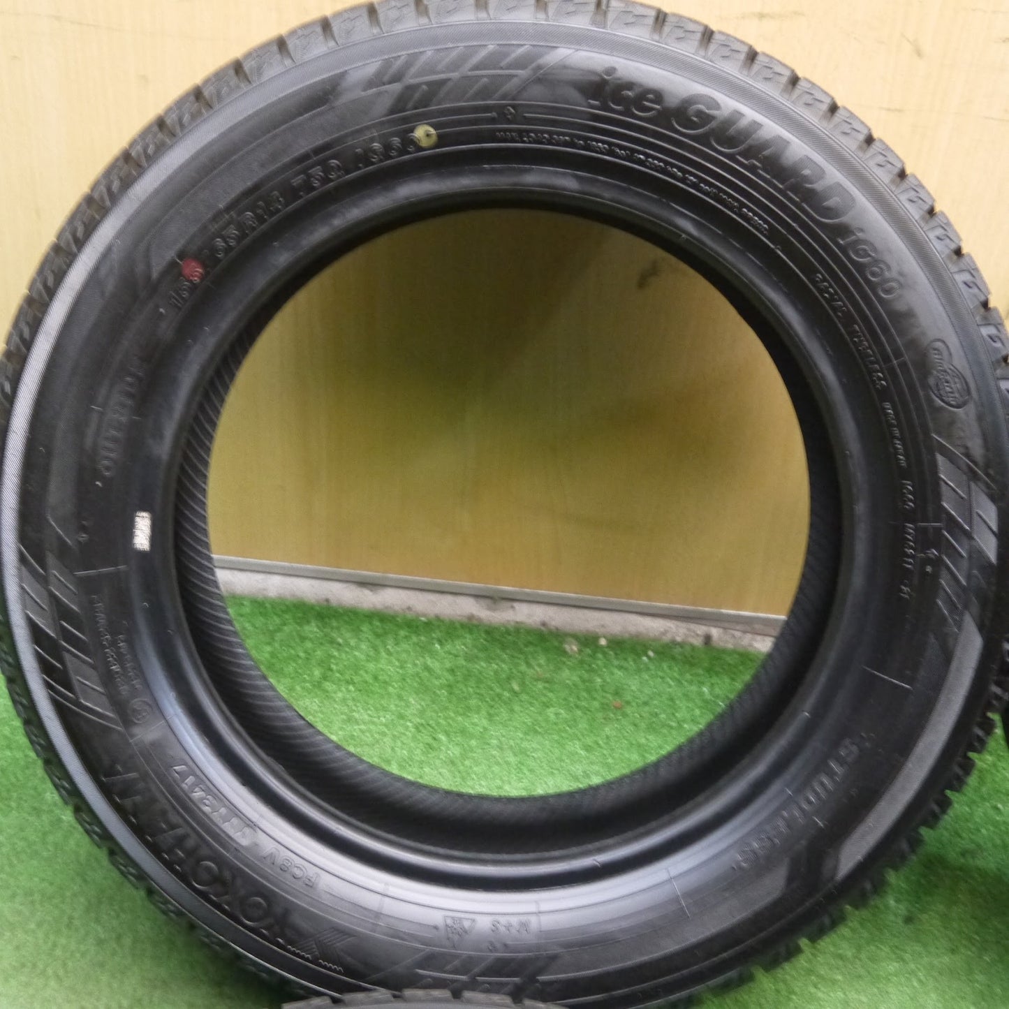 [送料無料]超バリ溝！9.5分以上★スタッドレス 155/65R14 ヨコハマ アイスガード iG60 タイヤ 14インチ ウェイク タント ムーヴ N-BOX 等 軽自動車★3062113クスタ