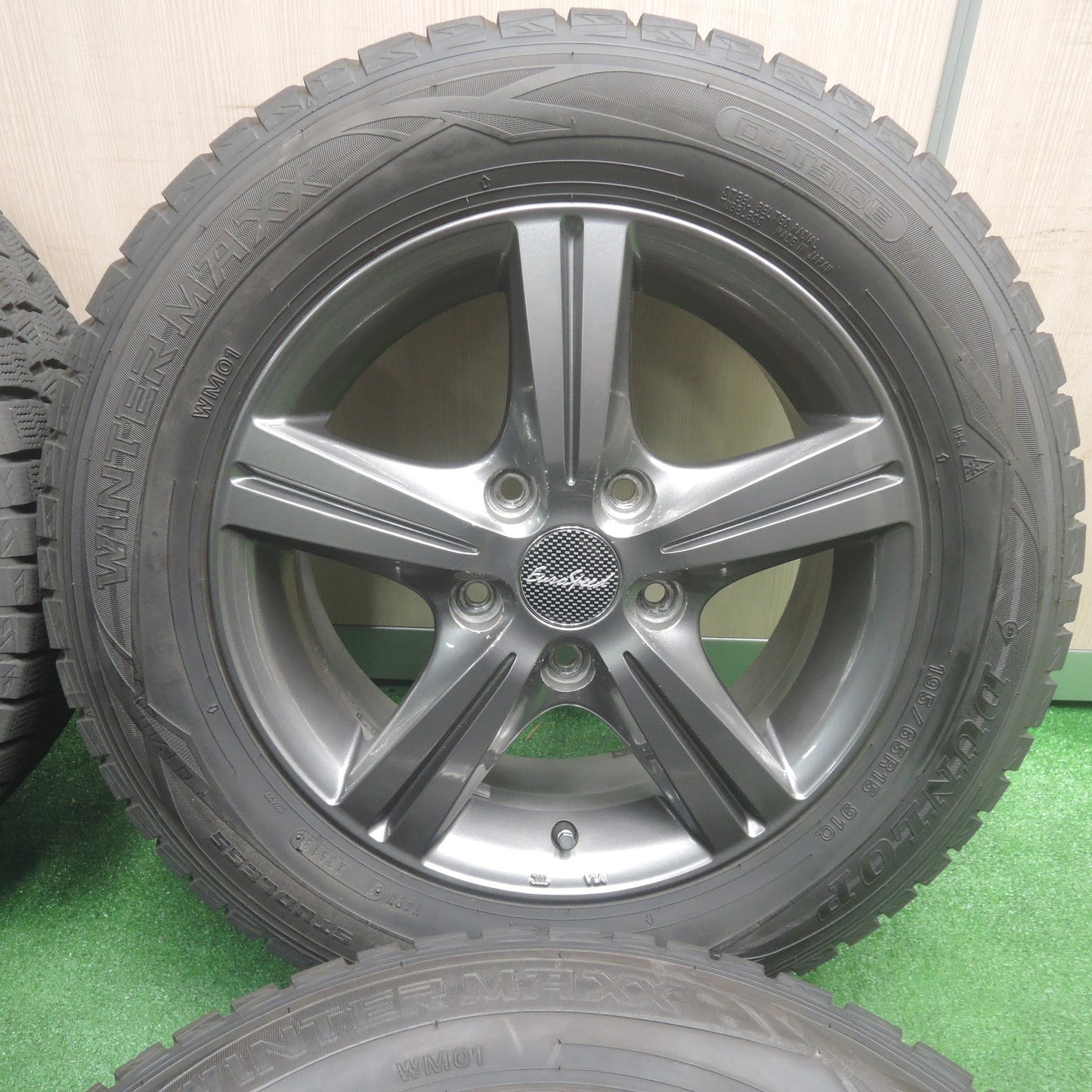 [送料無料]バリ溝！9分★スタッドレス 195/65R15 ダンロップ ウインターマックス WM01 EuroSpeed ユーロスピード 15インチ PCD114.3/5H★3101903SYス